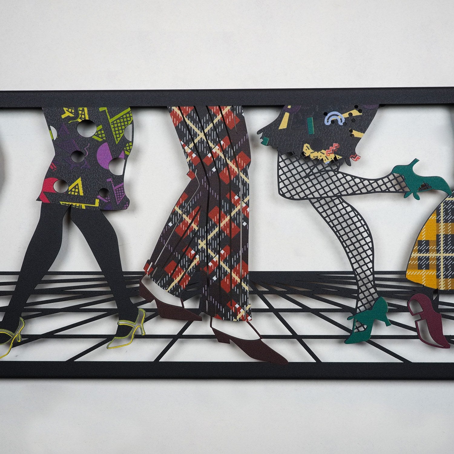 Arte de Parede em Metal “Let’s Dance” 100% Aço 31x95 cm – Multicolor | APT005