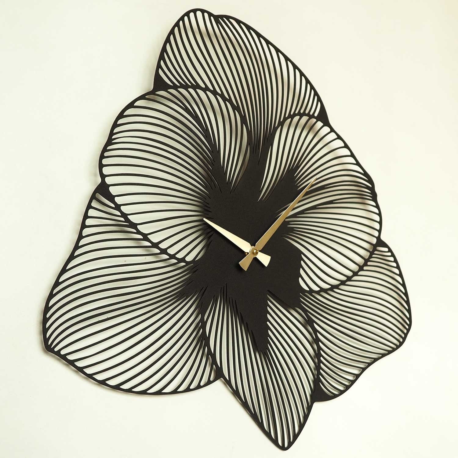 Relógio de parede elegante em metal preto decorativo, 49 x 49 cm | 100% aço, 1,5 mm de espessura | Mecanismo silencioso para espaços de convivência tranquilos, elegantes e funcionais