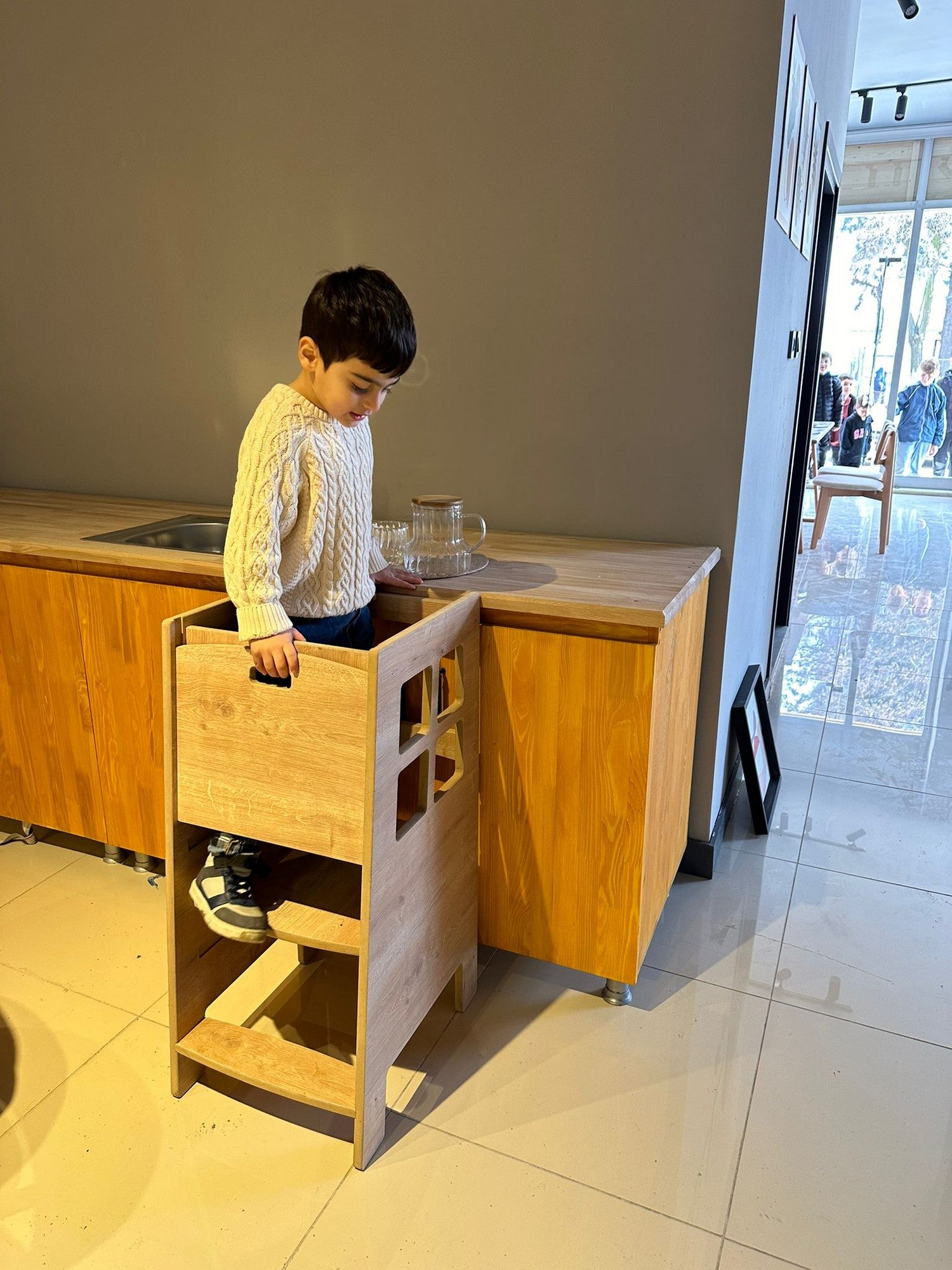 Torre Educacional-Kule-Marrom