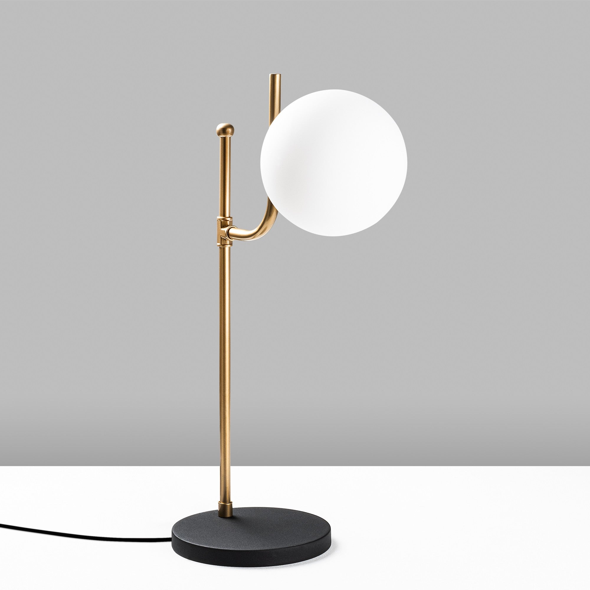Candeeiro de Mesa Elegante Preta, Corpo de Metal, 28 x 18 x 53 cm | Abajur de Ø15 cm, Cabo de 200 cm, Interruptor Liga/Desliga | Ideal para Decoração Moderna de Casa e Escritório