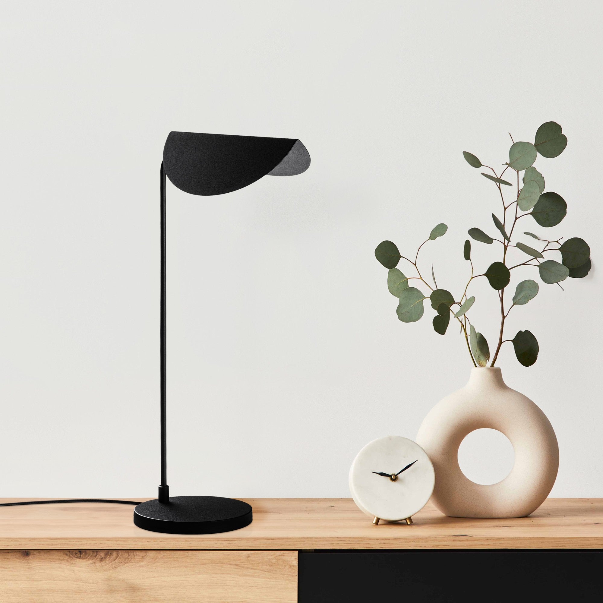 Candeeiro de Mesa Preta Elegante, Corpo de Metal, 30 x 18 x 57 cm | Base Ø18, Cabo de 200 cm, Interruptor Liga/Desliga | Soquete E14, Máx. 40 W, Decoração Moderna para Casa