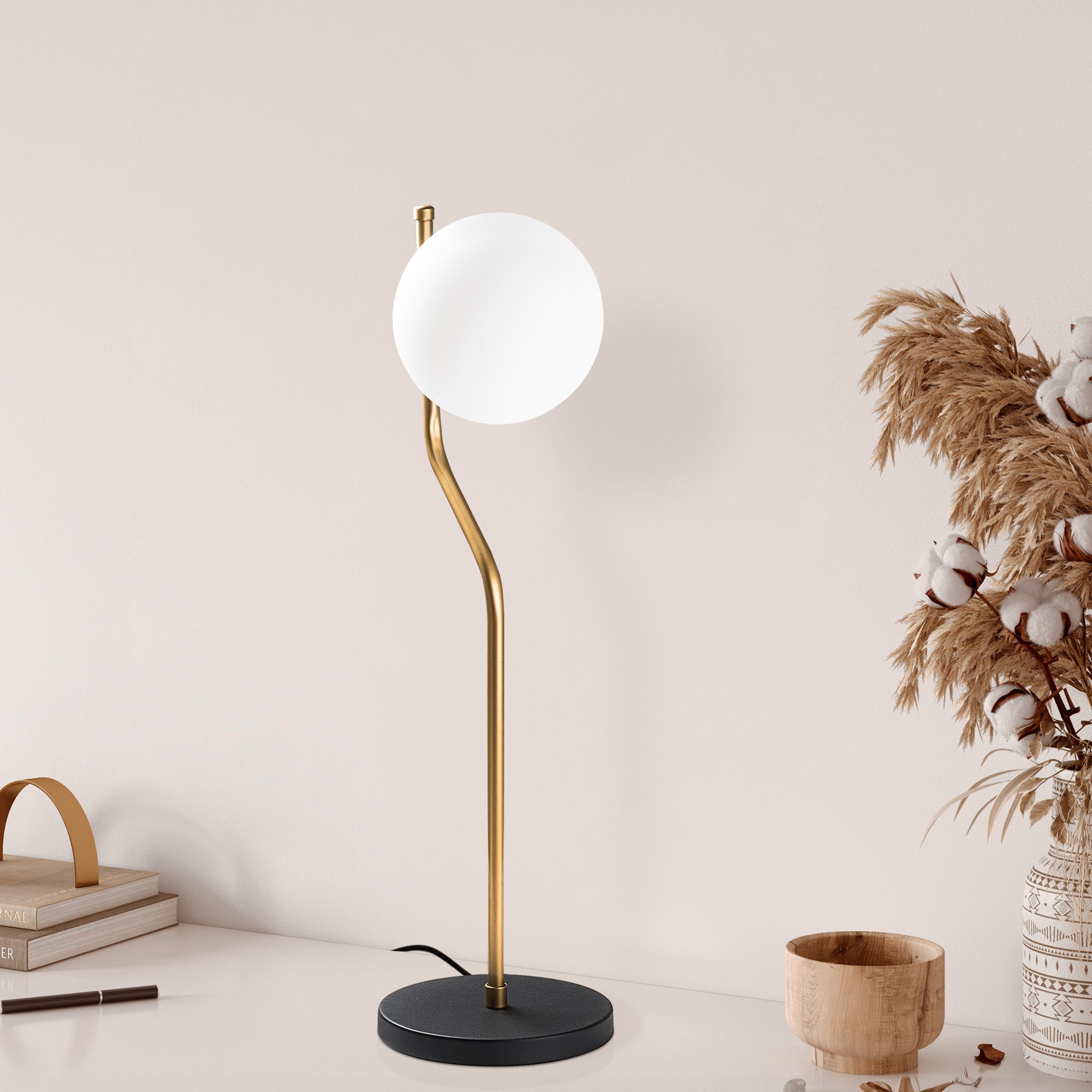 Candeeiro de Mesa Elegante Preta, Corpo de Metal, 18 x 18 x 61 cm | Abajur de Ø15 cm, Cabo de 200 cm, Interruptor Liga/Desliga | Ideal para Decoração Moderna de Casa e Escritório