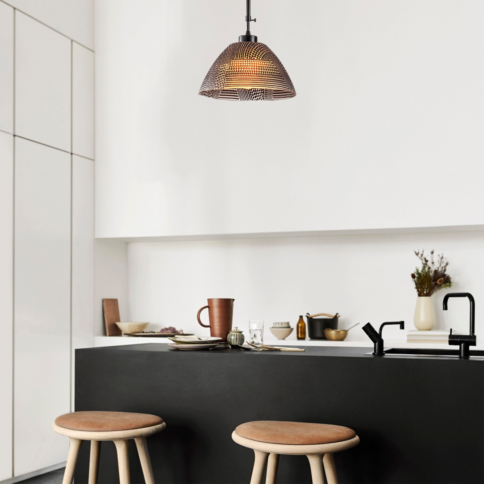 Candeeiro de Teto Industrial Nostalgia, Preto e Dourado, 30 cm de Diâmetro, 85 cm de Altura | Corpo em Metal, Soquete E27, Design Elegante para Espaços Modernos