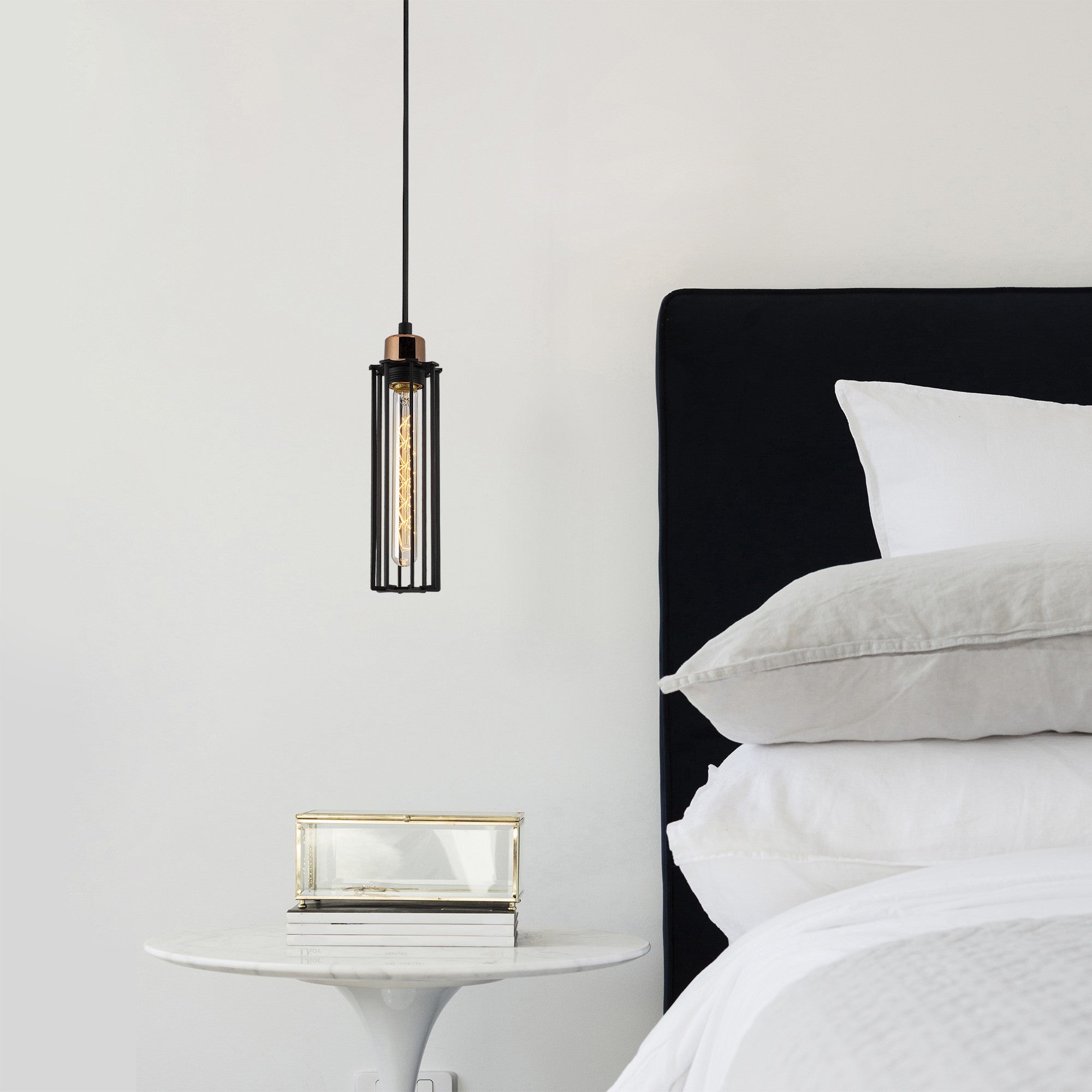 Candeeiro de Teto Industrial Moderno, Preto e Bronze, 117 cm de Altura | Corpo em Metal, Soquete E27, 40 W Máx. | Iluminação Elegante para Casa e Escritório