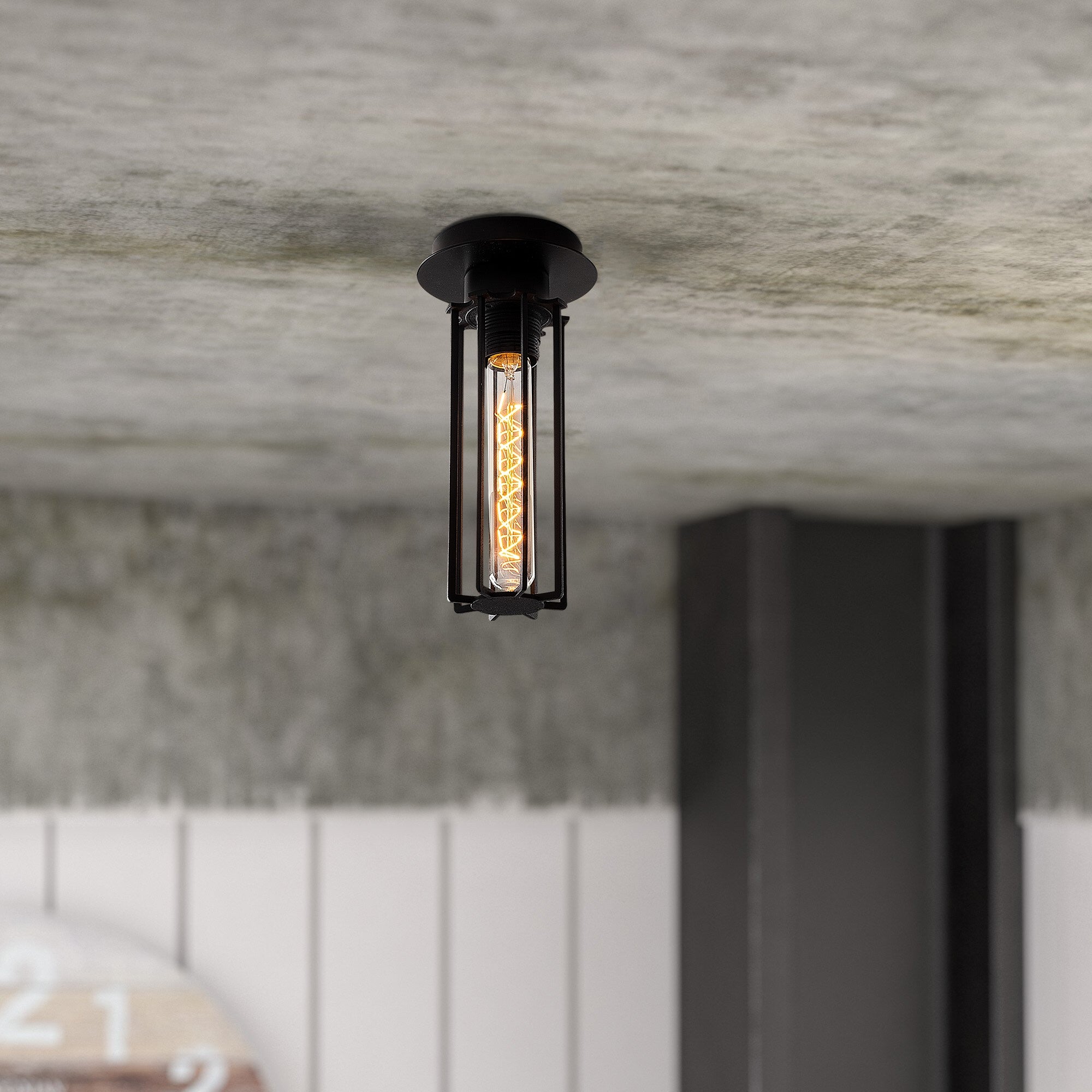 Candeeiro de Teto Industrial Preto, 12 cm de Diâmetro, 25 cm de Altura | Corpo em Ferro, Soquete E27, Potência Máxima de 40 W | Iluminação Elegante para Espaços Modernos, Classificação IP20