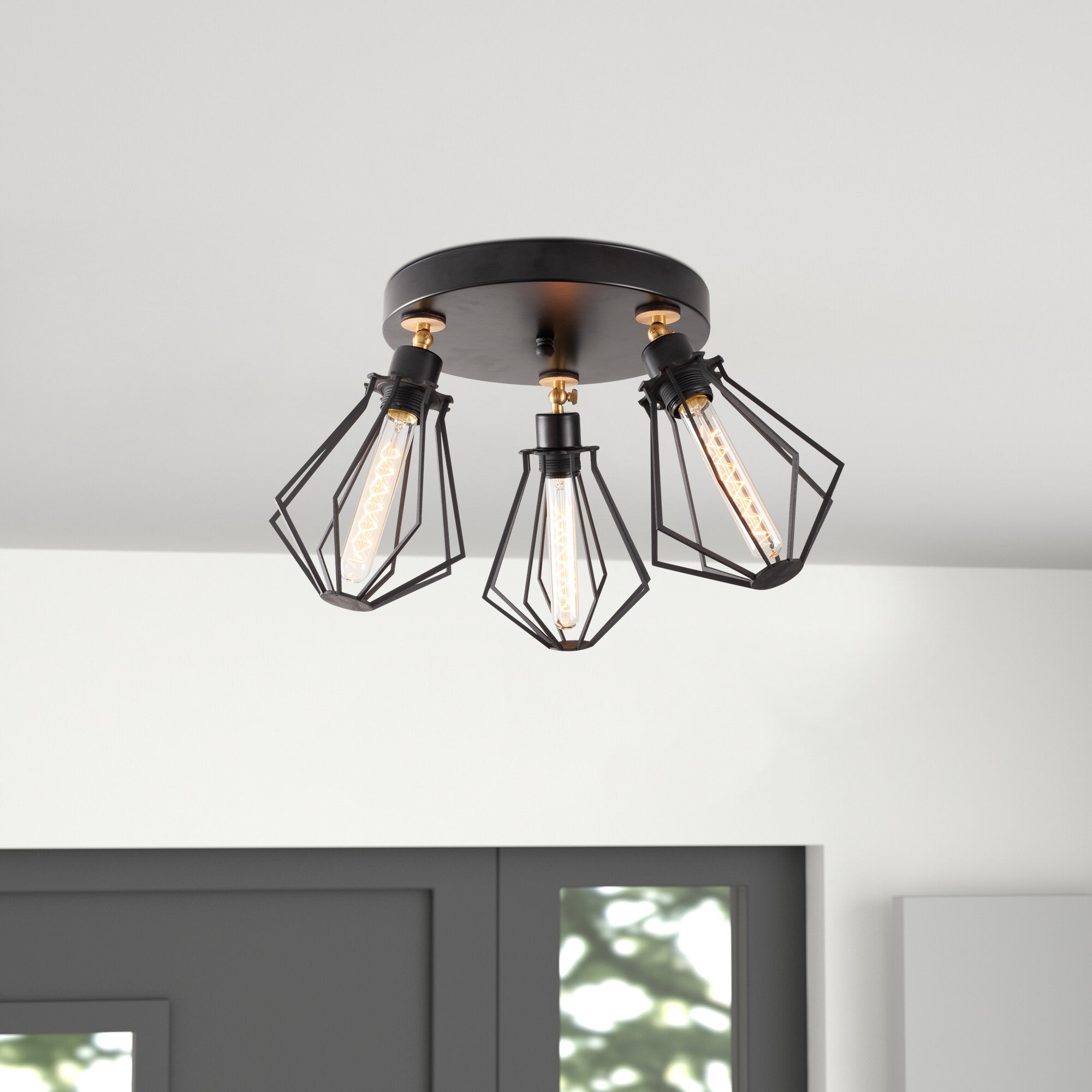 Candeeiro de Teto Industrial Moderno, Preto e Dourado, 56 cm de Diâmetro, 31 cm de Altura | Corpo em Metal, 3 Soquetes E27, Iluminação Elegante para Casa e Escritório