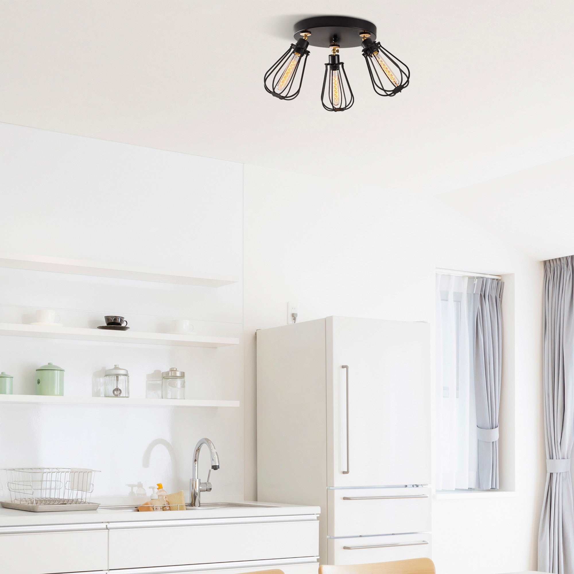 Candeeiro de Teto Industrial Moderno, Preto e Dourado, 57 cm de Diâmetro, 30 cm de Altura | Corpo em Metal, 3 Soquetes E27, Iluminação Elegante para Casa e Escritório