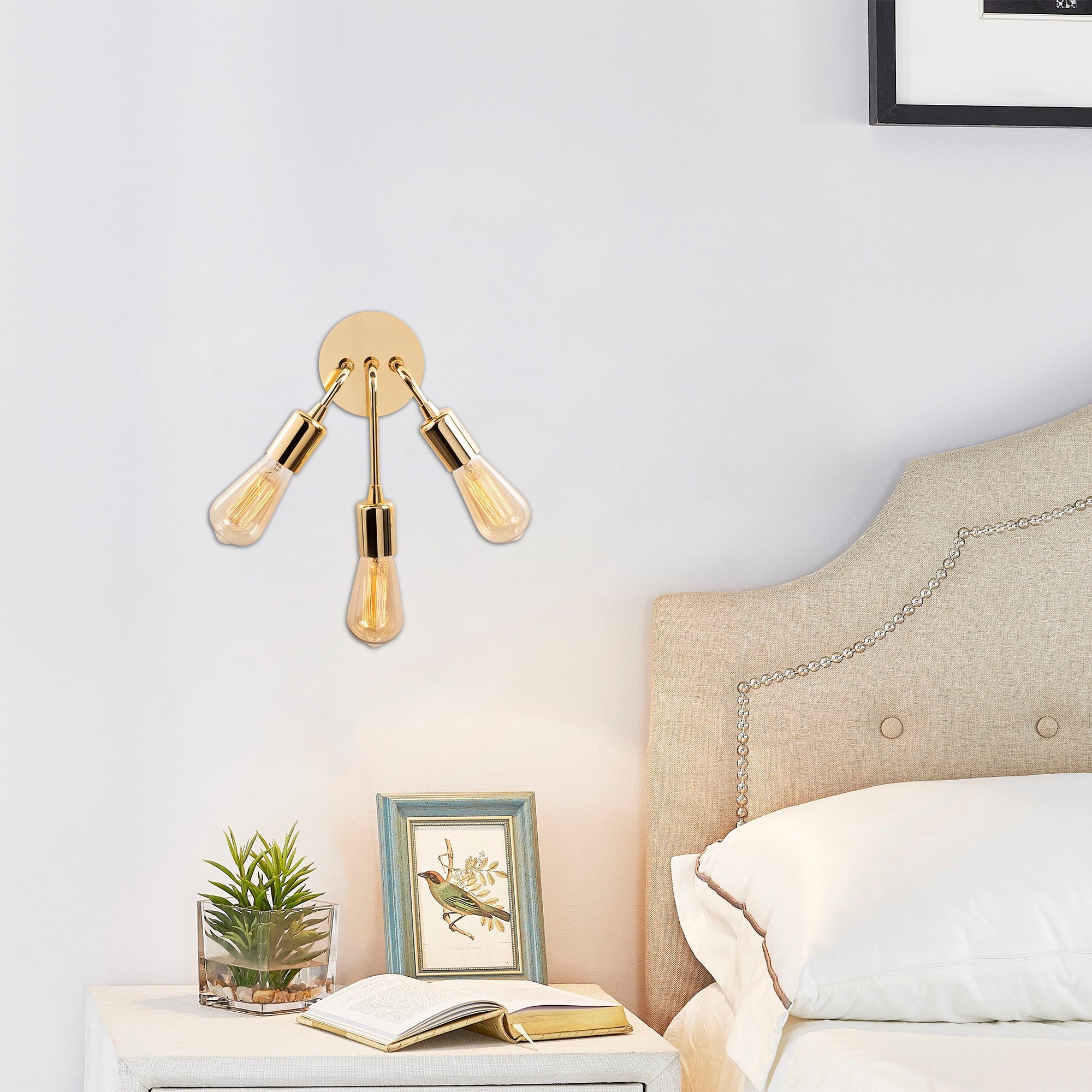Candeeiro de Parede Elegante Dourada, 22 cm de Diâmetro, 28 cm de Altura | Corpo de Metal, 3 Soquetes E27, Design Moderno | Perfeita para Decoração e Ambiente Glamourosos