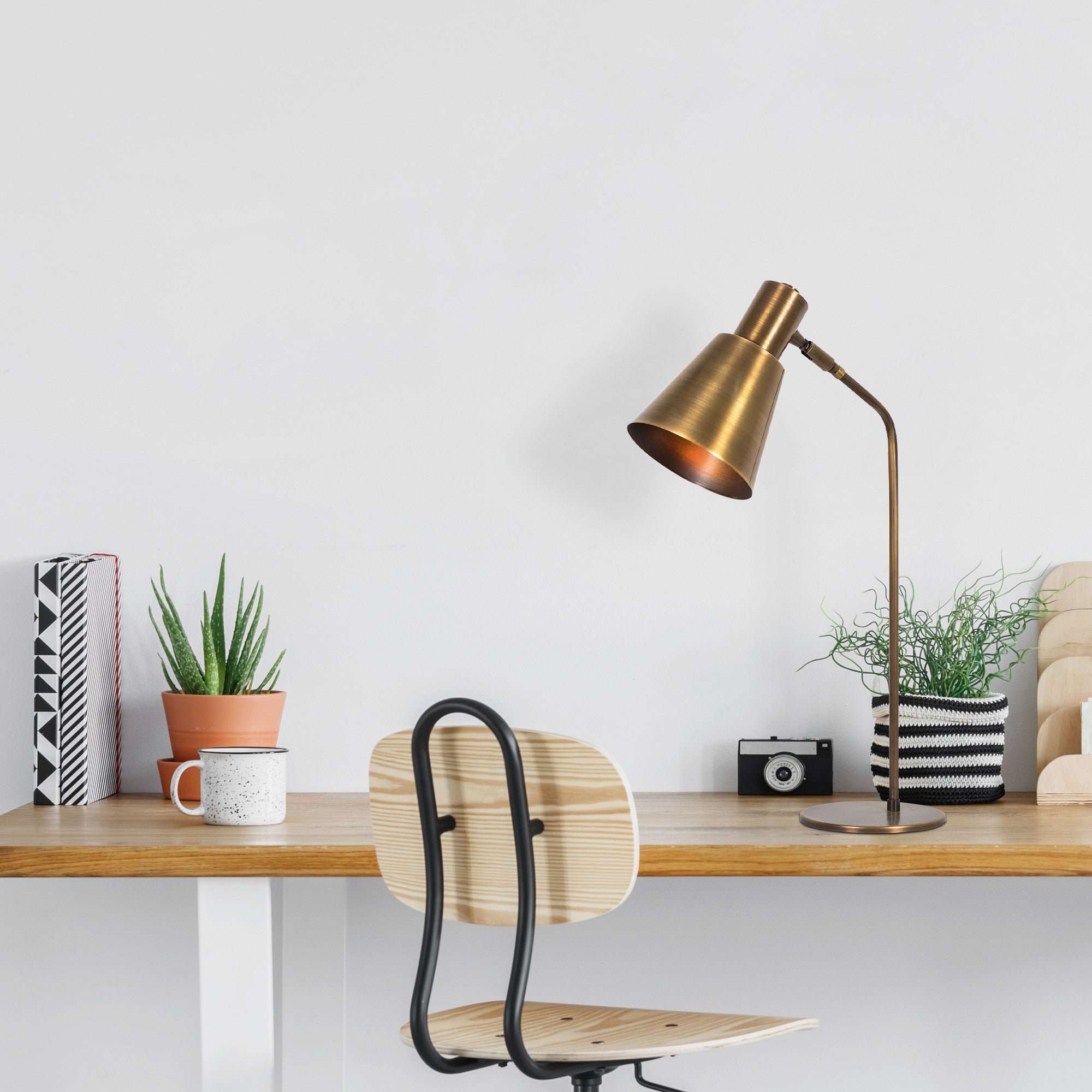 Candeeiro de Mesa Vintage em Cobre, 70 cm de Altura, Corpo em Metal, Soquete E27, 14 x 28 cm | Design Industrial e Escandinavo Elegante para Decoração de Casa e Hotel