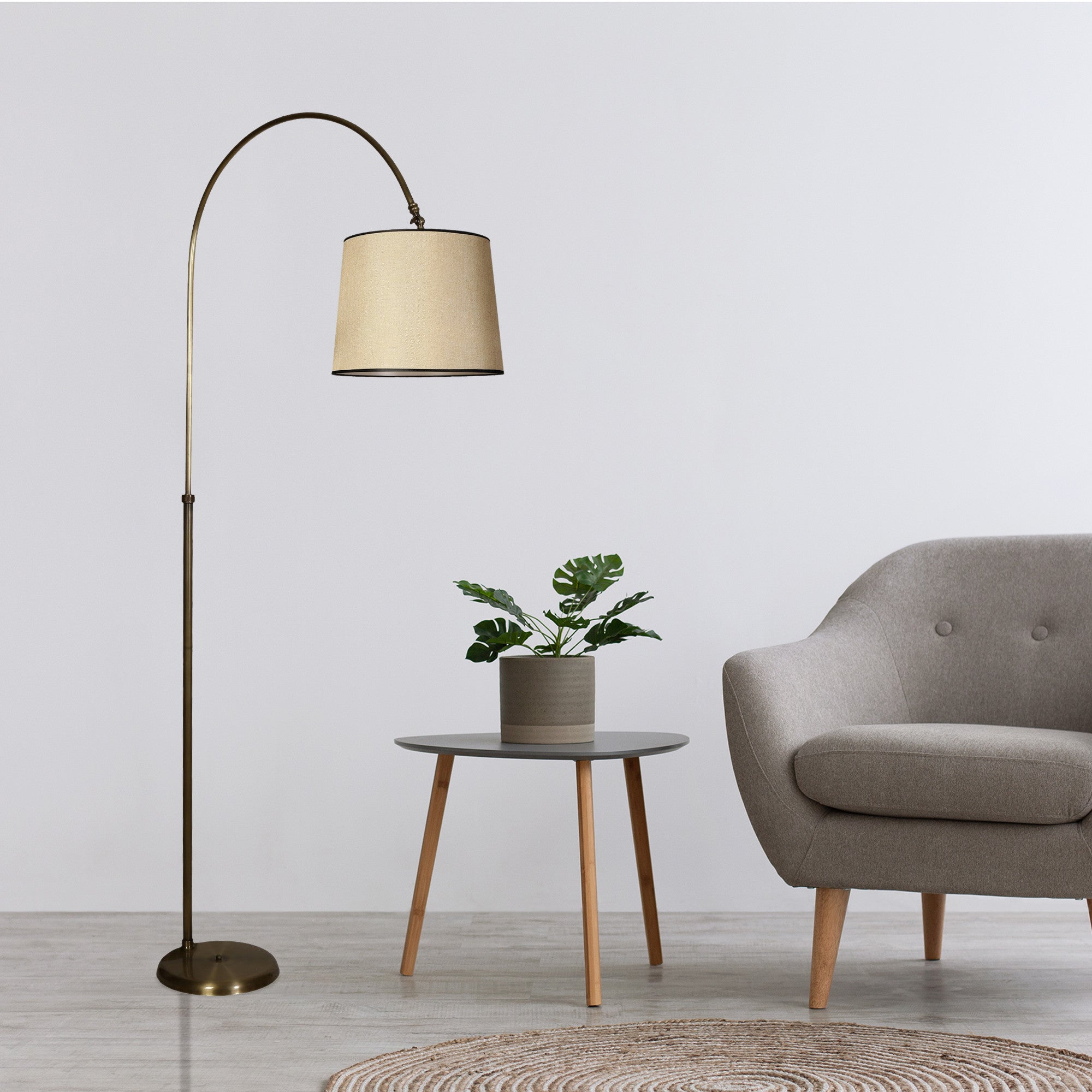 Candeeiro de Pé – 200 cm – Cromado e Bege – Metal