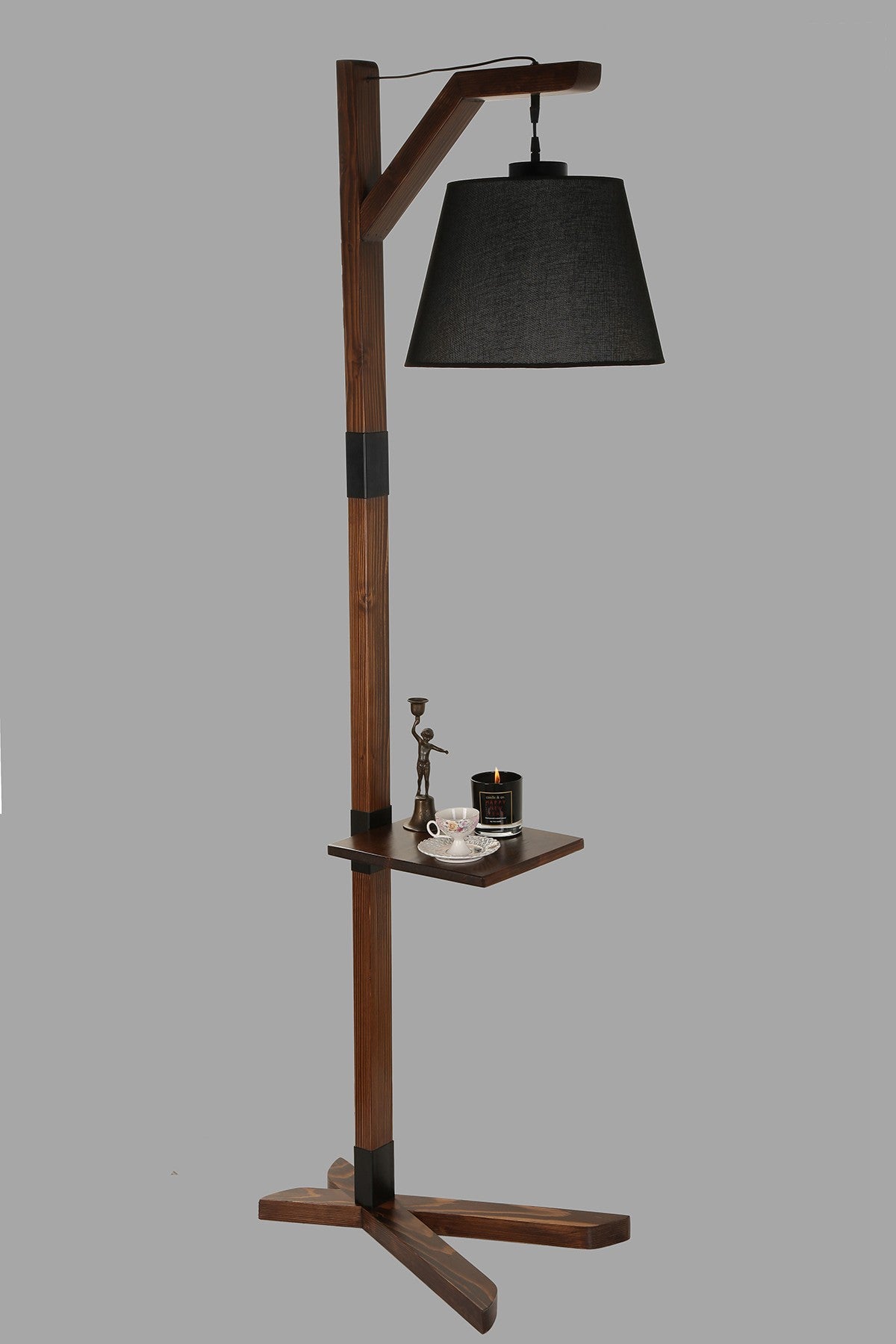 Candeeiro de Pé – 185 cm – Preto – Madeira