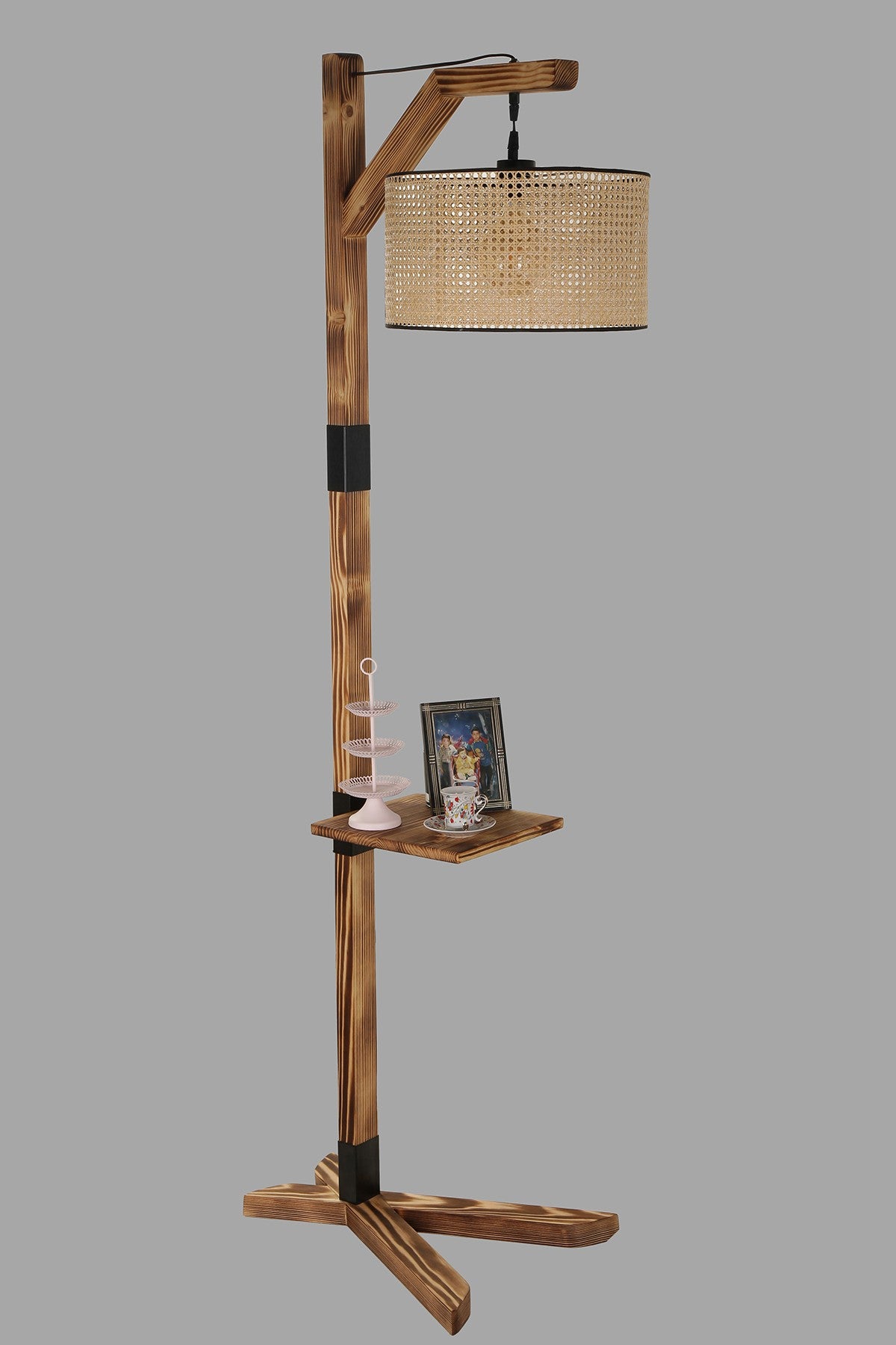 Candeeiro de Pé – 185 cm – Castanho Claro – Madeira