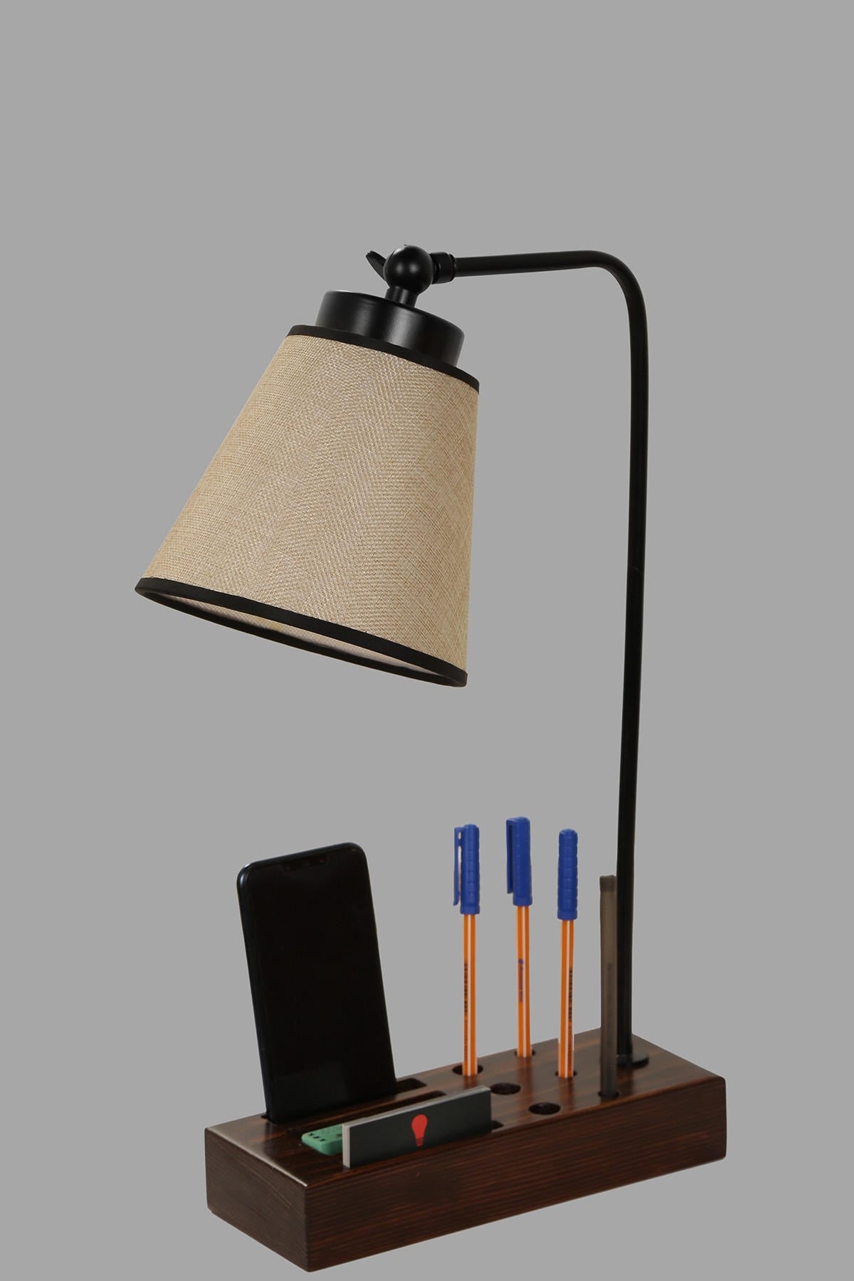 Candeeiro de mesa-Zen-Bege
Preto
Carvalho