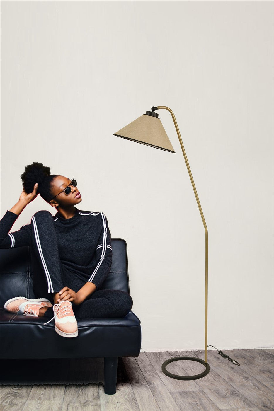 Candeeiro de Pé – 155 cm – Cor vime – Metal
