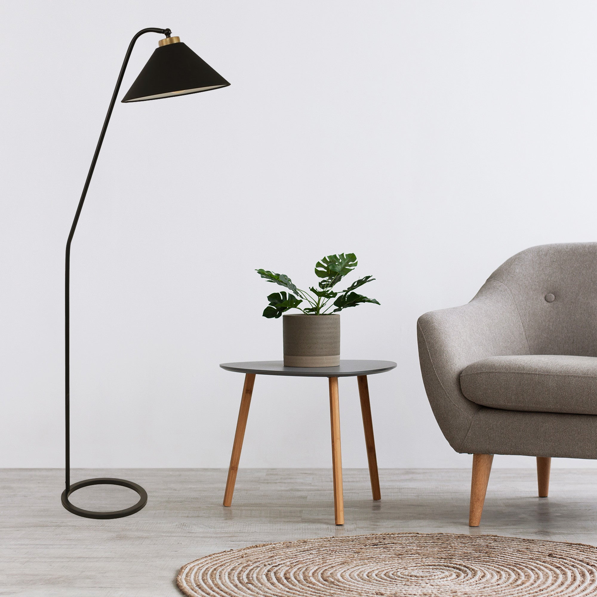 Candeeiro de Pé – 155 cm – Preto – Metal