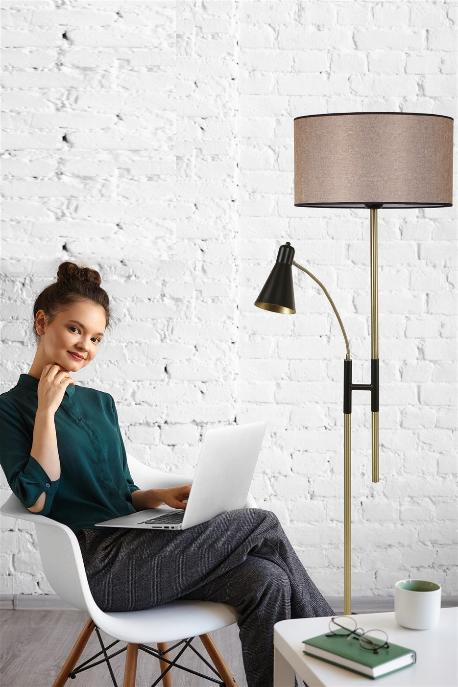 Candeeiro de Pé – 165 cm – Vime – Metal