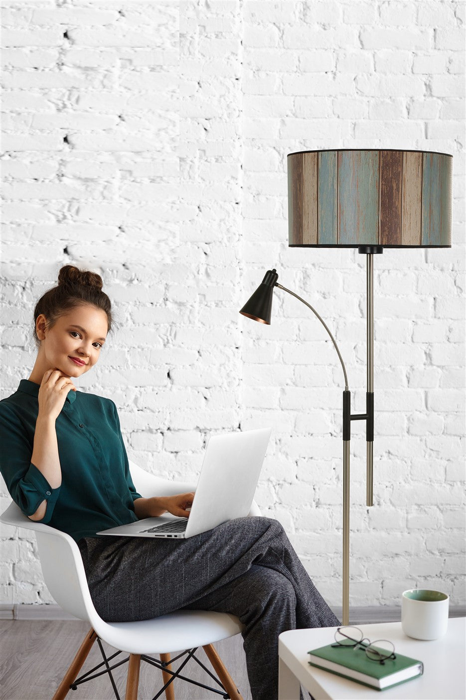 Candeeiro de Pé – 165 cm – Multicolorido – Metálico