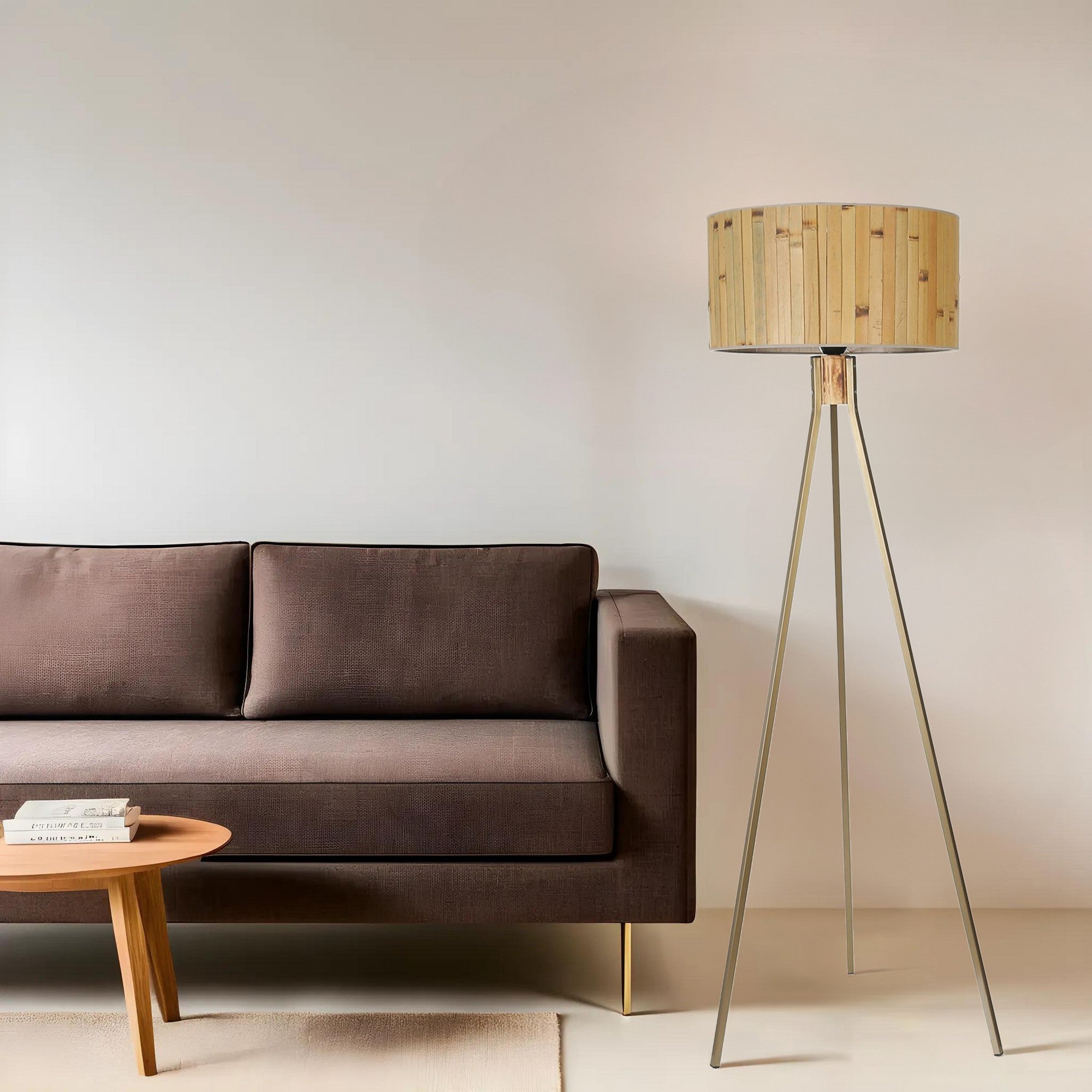 Candeeiro de Pé – 155 cm – Carvalho e Dourado – Metal e Bambu