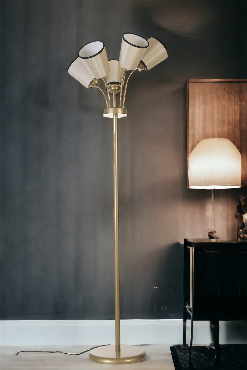 Candeeiro de Pé – 165 cm – Creme e Dourado – Metal e Tecido