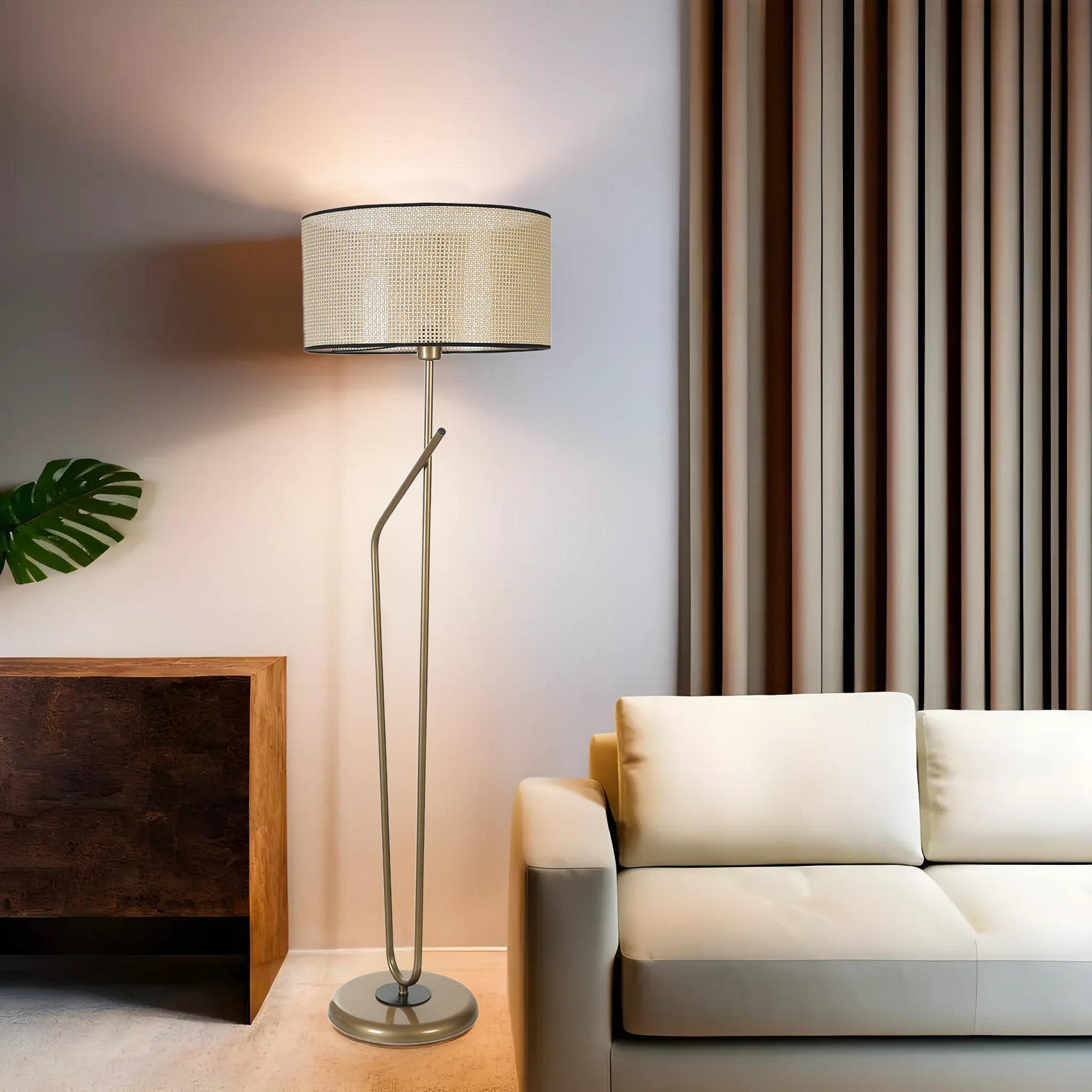 Candeeiro de Pé – 155 cm – Dourado – Metal