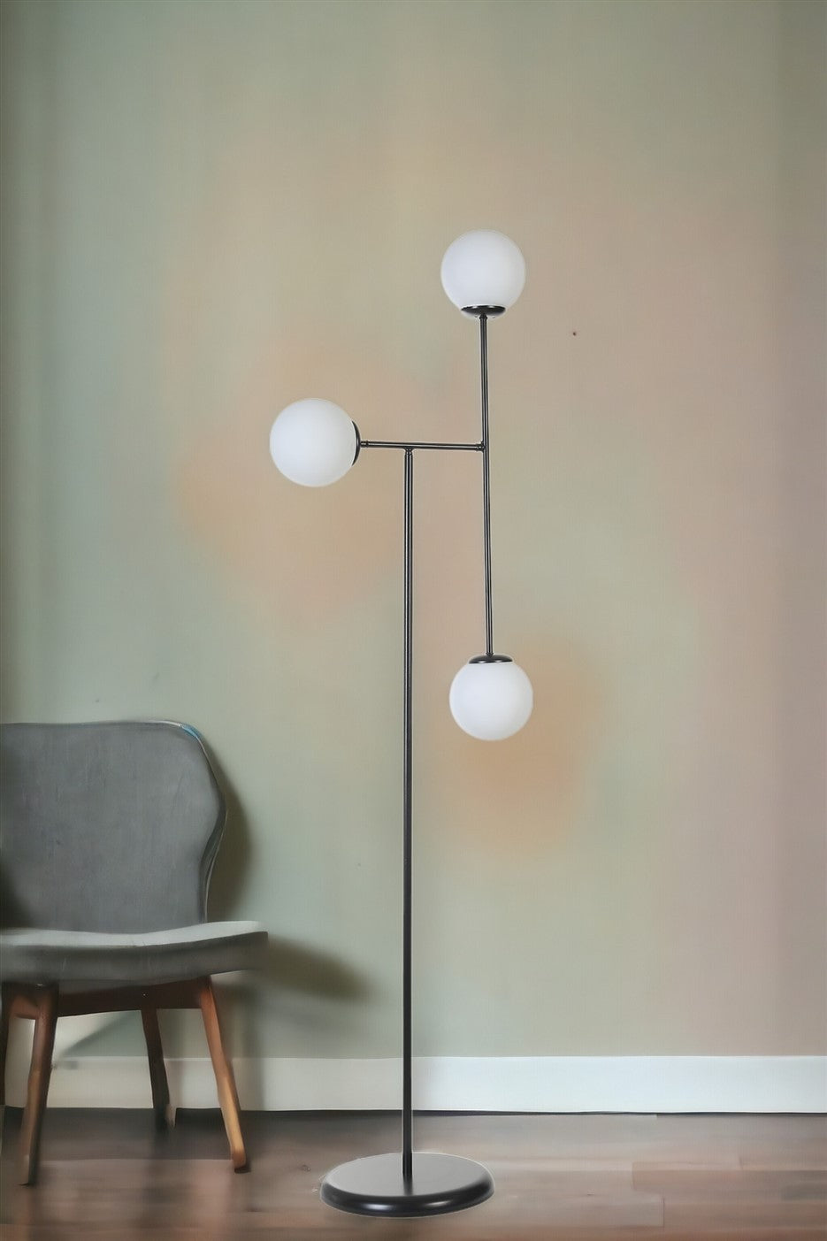 Candeeiro de Pé – 168 cm – Preto e Branco – Metal e Vidro