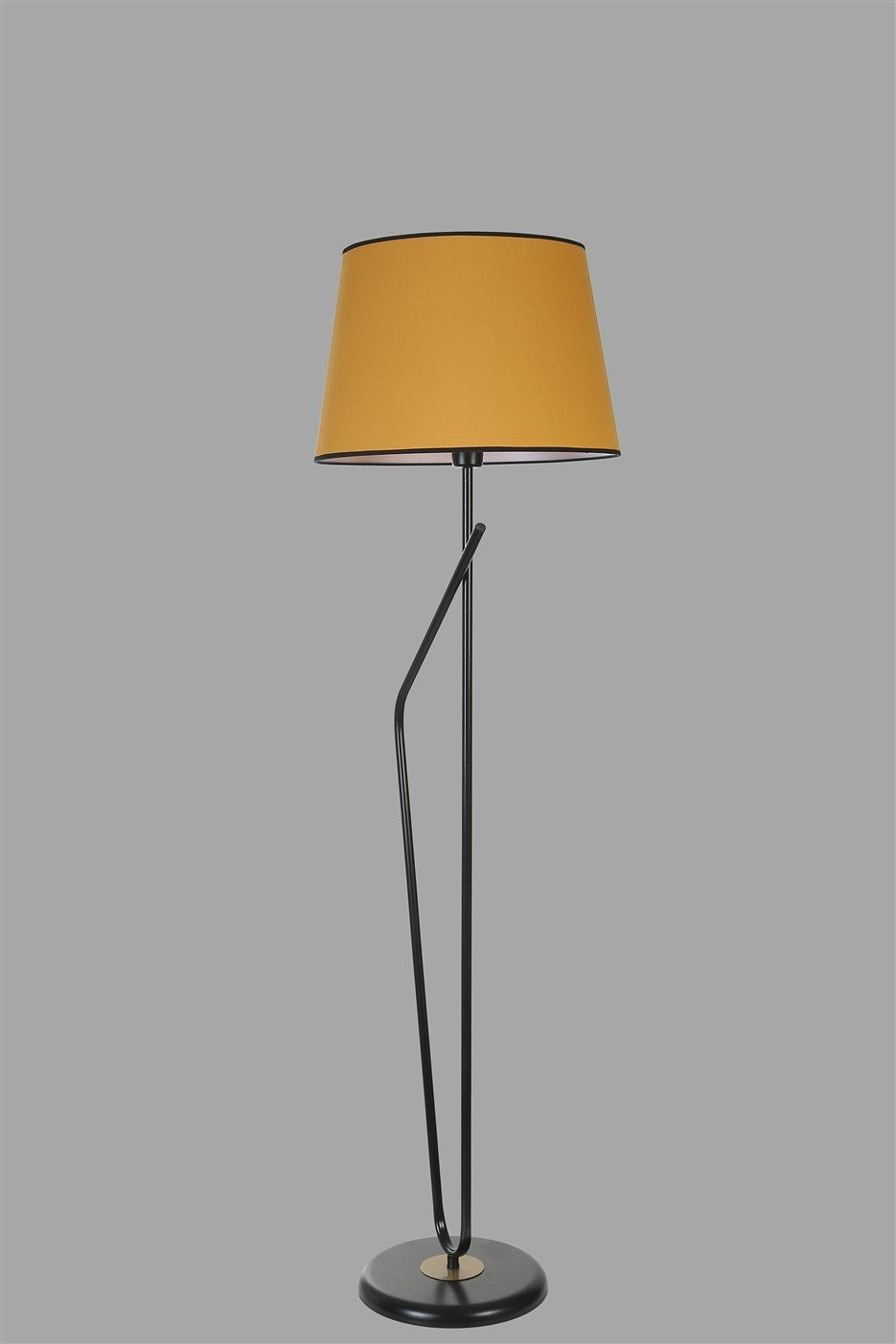 Candeeiro de Pé – 160 cm – Preto e Mostarda – Corpo Metálico