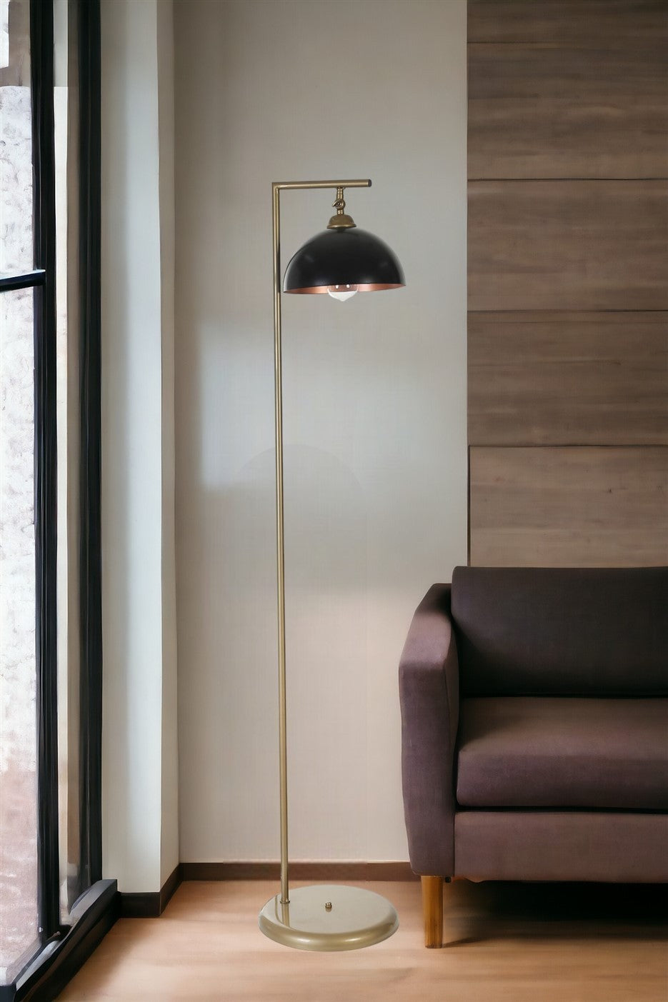 Candeeiro de Pé – 154 cm – Preto e Dourado – Metálico