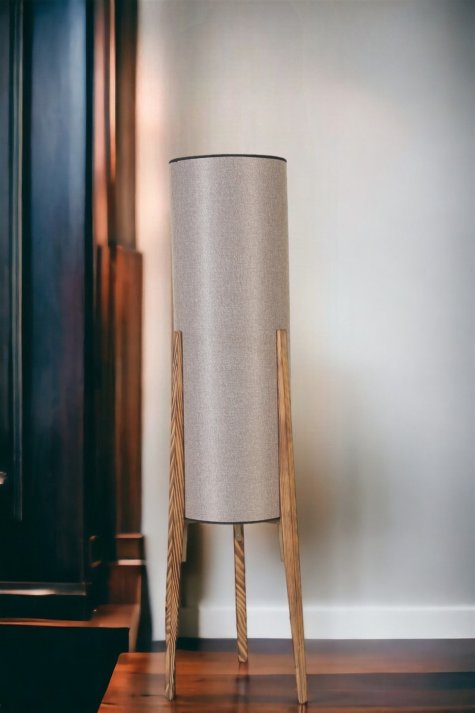 Candeeiro de Pé – 140 cm – Cinza – Metal e Madeira