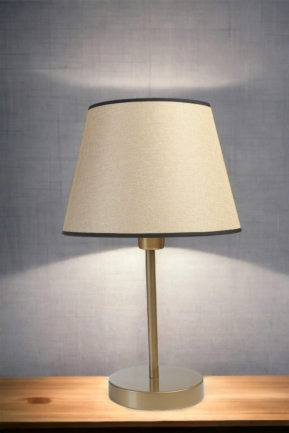 Candeeiro de mesa-Ala-Dourado
Creme