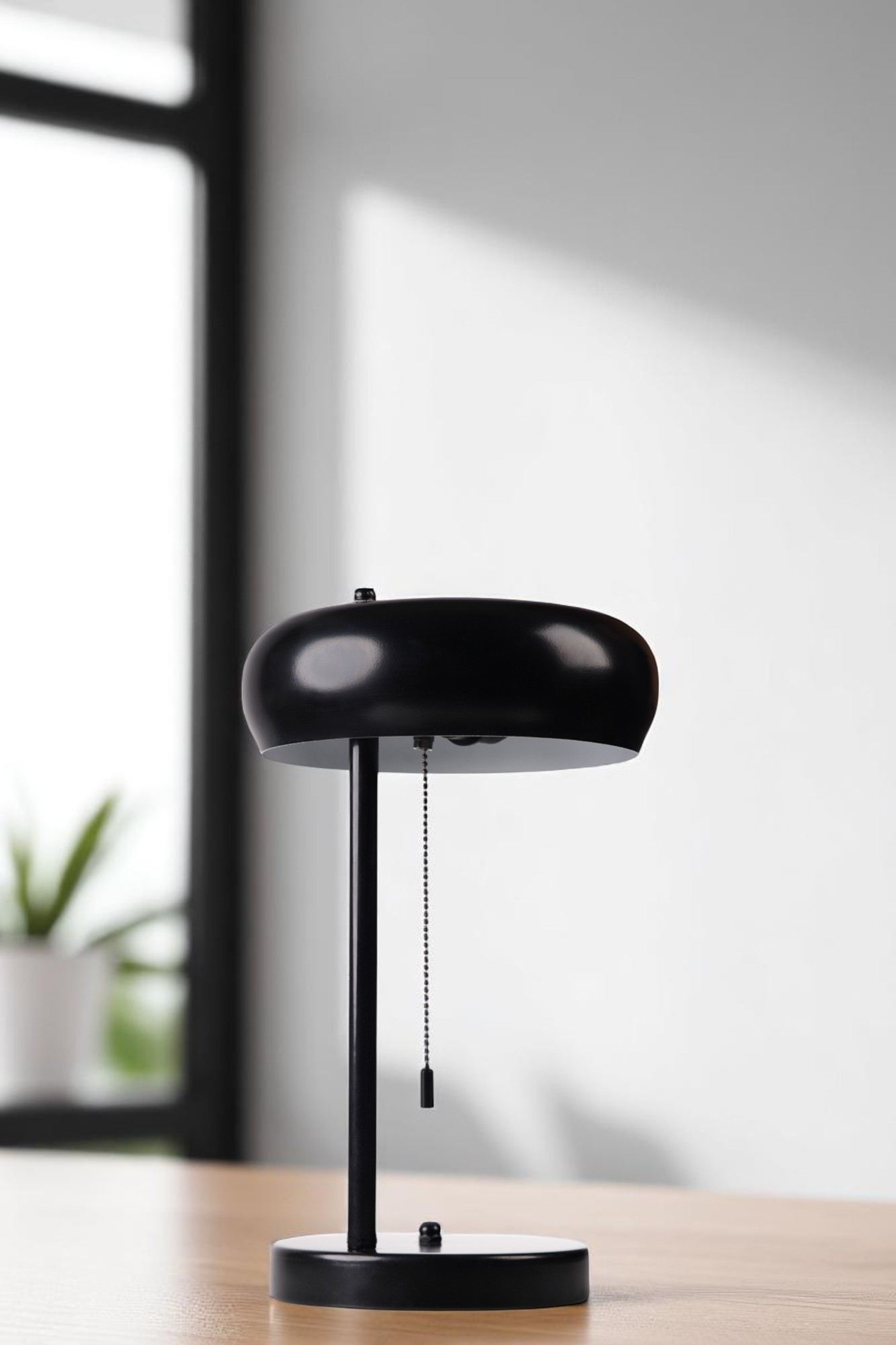 Candeeiro de Mesa – 40 cm de Altura – Preto – Metal