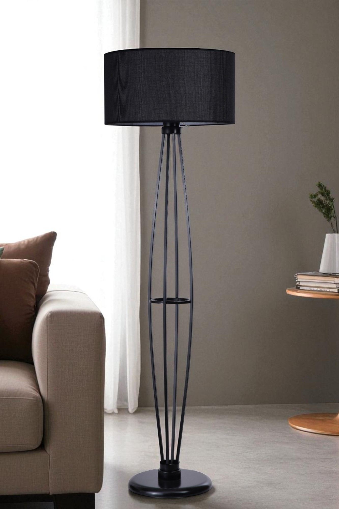 Candeeiro de Pé – 150 cm – Preto – Metal