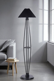 Candeeiro de Pé – 145 cm – Preto – Metal