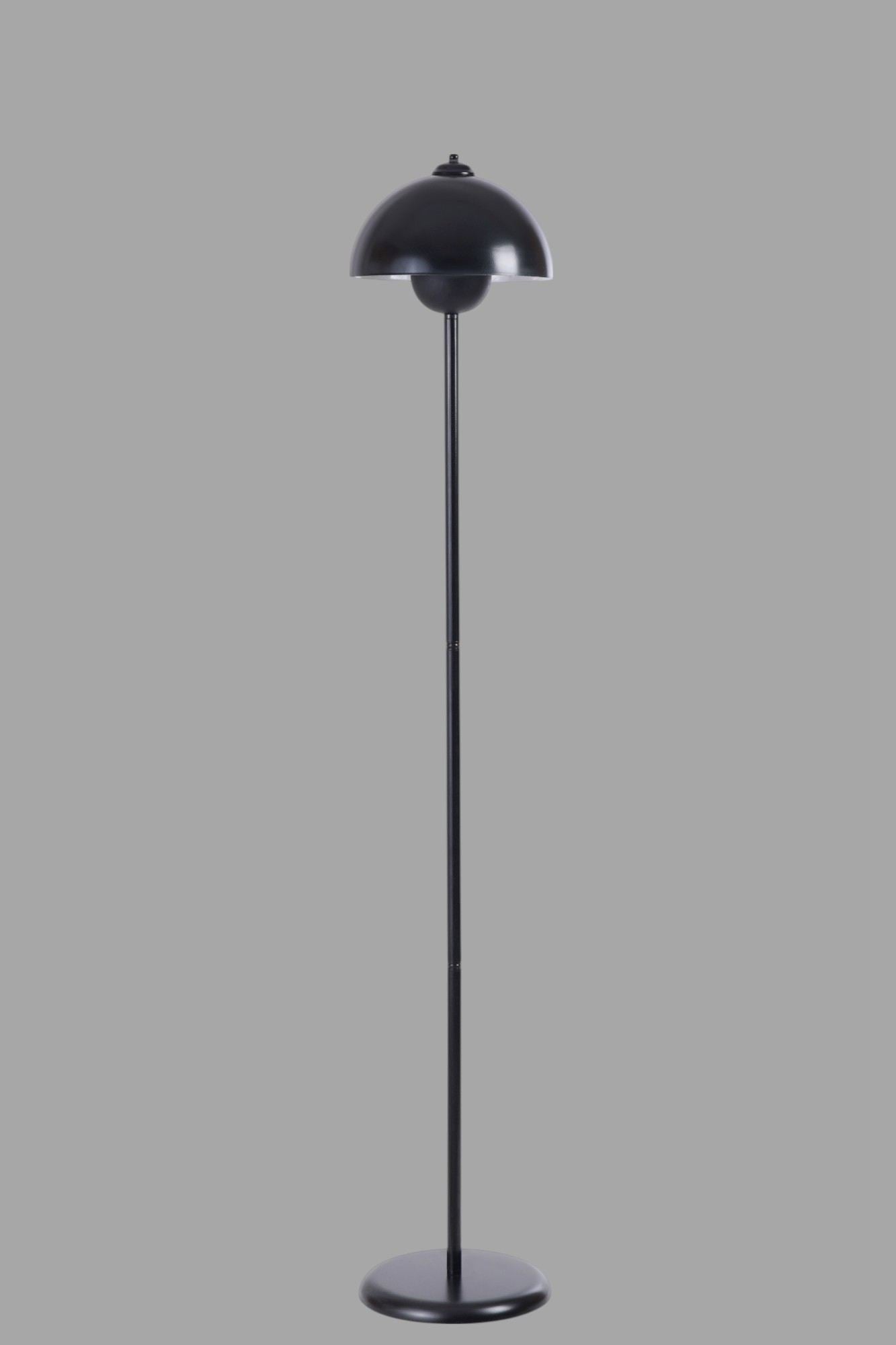 Candeeiro de Pé – 145 cm – Preto – Metal