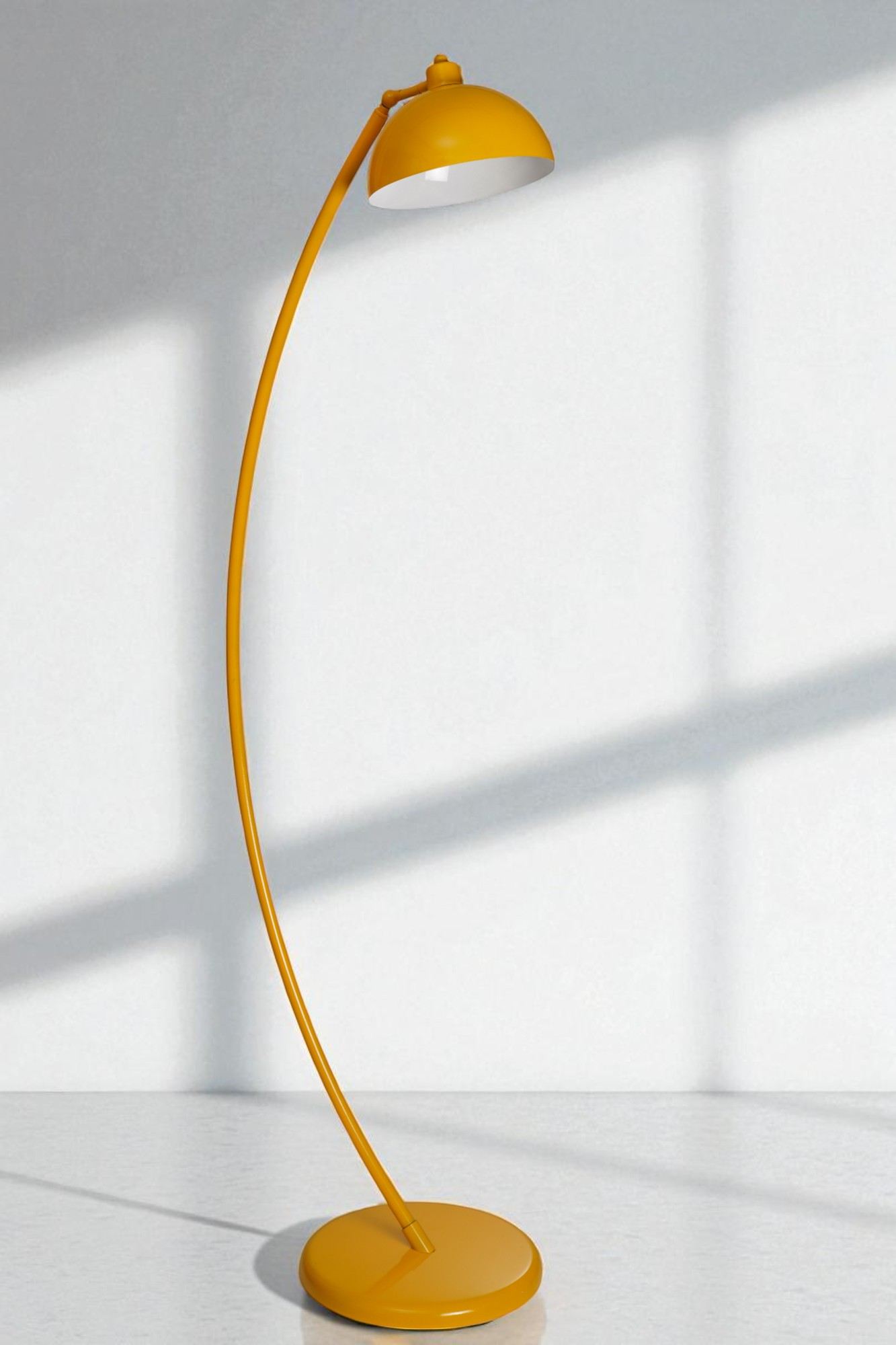 Candeeiro de Pé – 170 cm de Altura – Cor Mostarda – Metal