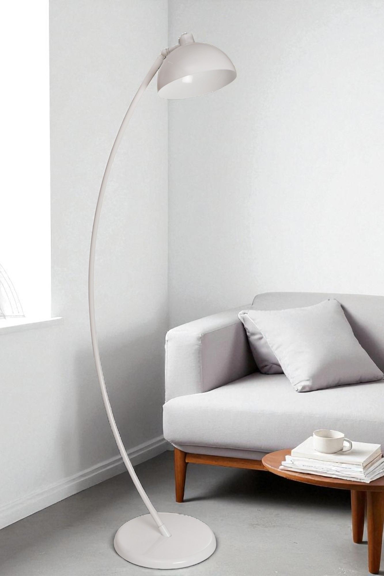 Candeeiro de Pé – 170 cm de altura – branca – metal