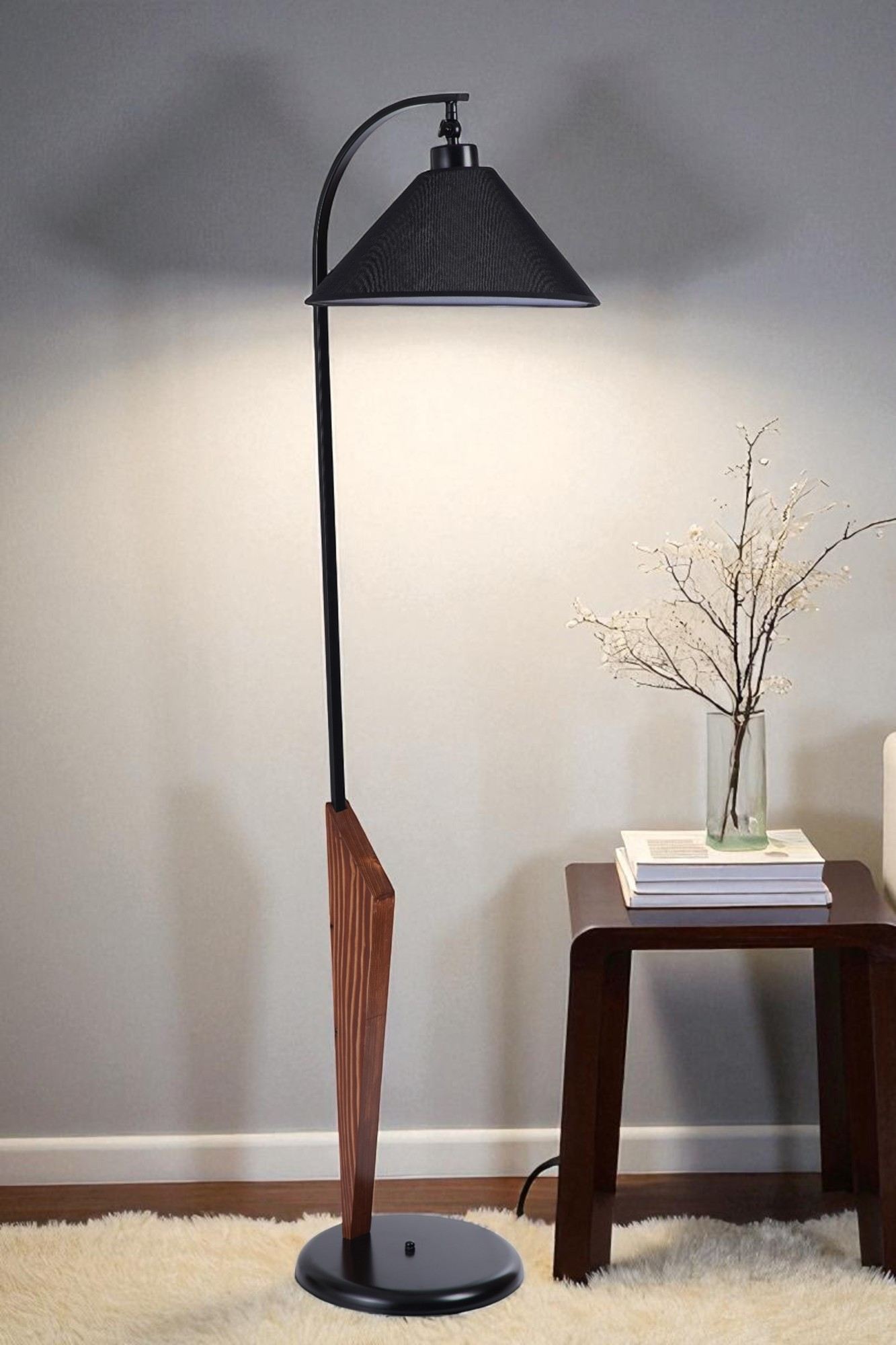 Candeeiro de Pé – 150 cm – Preto e Nogueira – Metal e Tecido