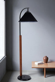 Candeeiro de Pé – 150 cm – Preto e Nogueira – Metal e Tecido