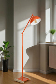 Candeeiro de Pé – 160 cm de altura – laranja – metal