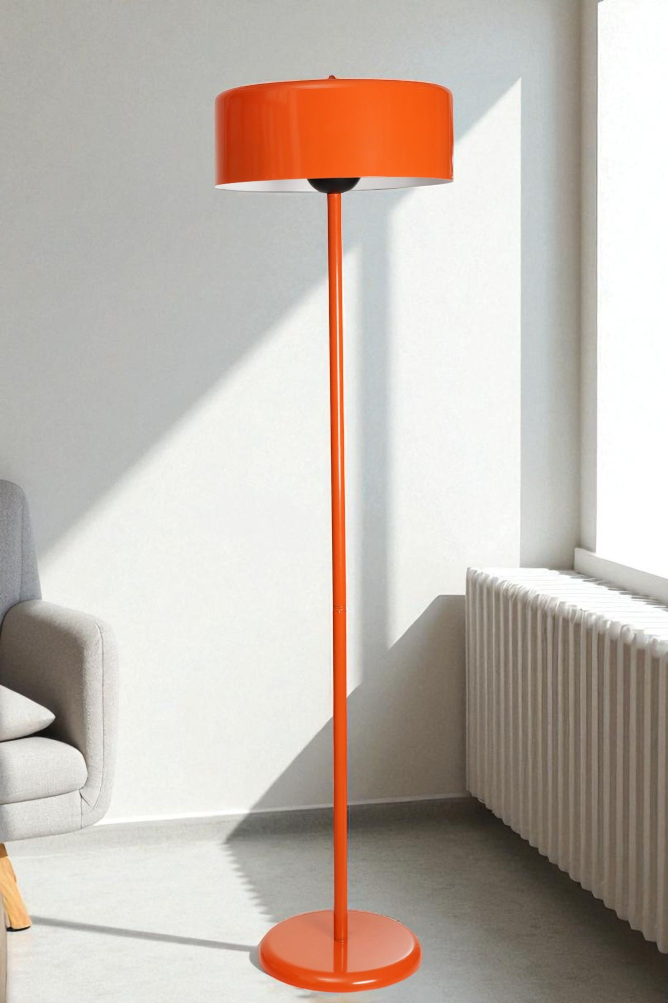 Candeeiro de Pé – 158 cm de altura – Laranja – Metal