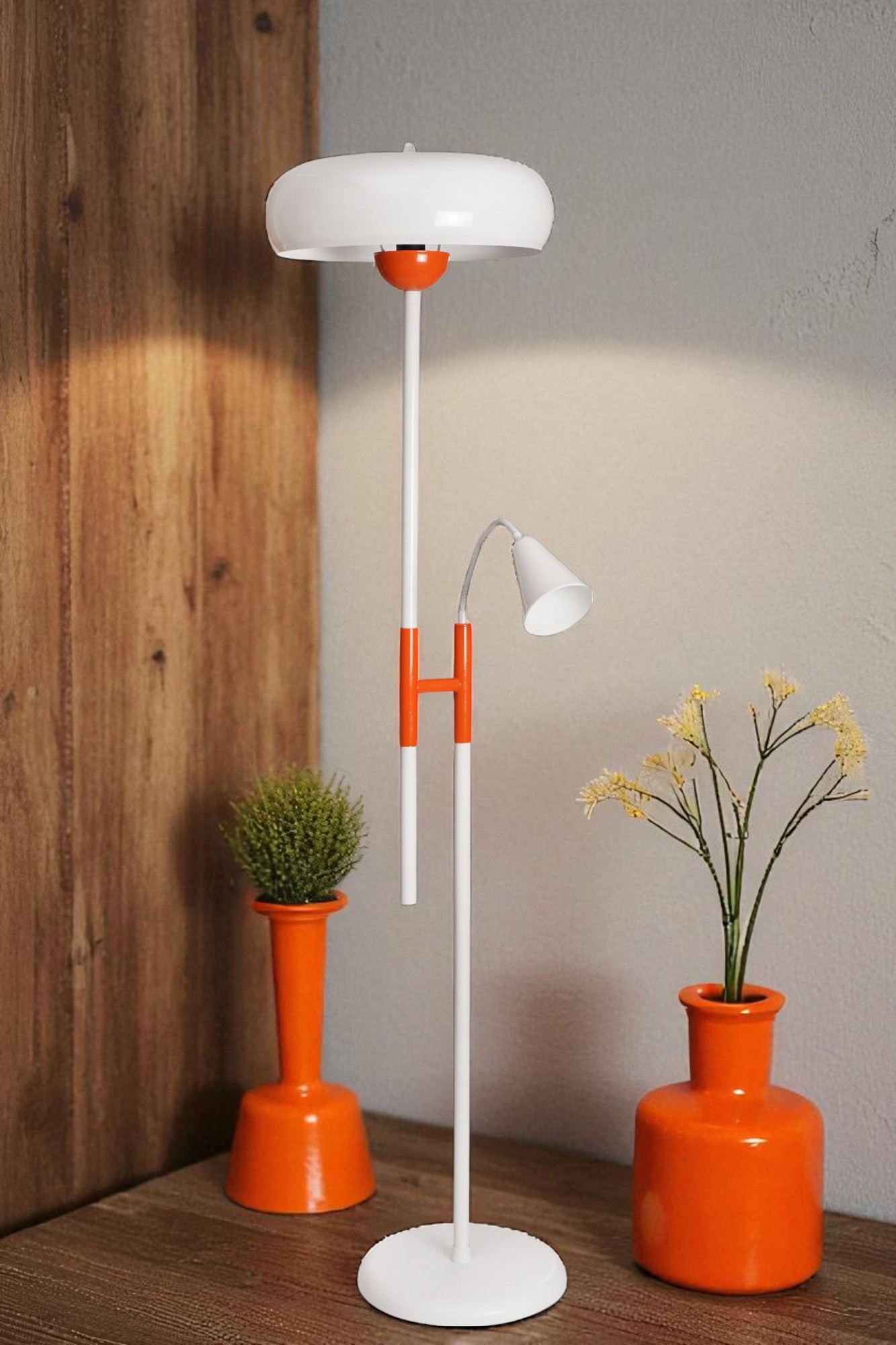 Candeeiro de Pé – 160 cm altura – Branca e Laranja – Metal