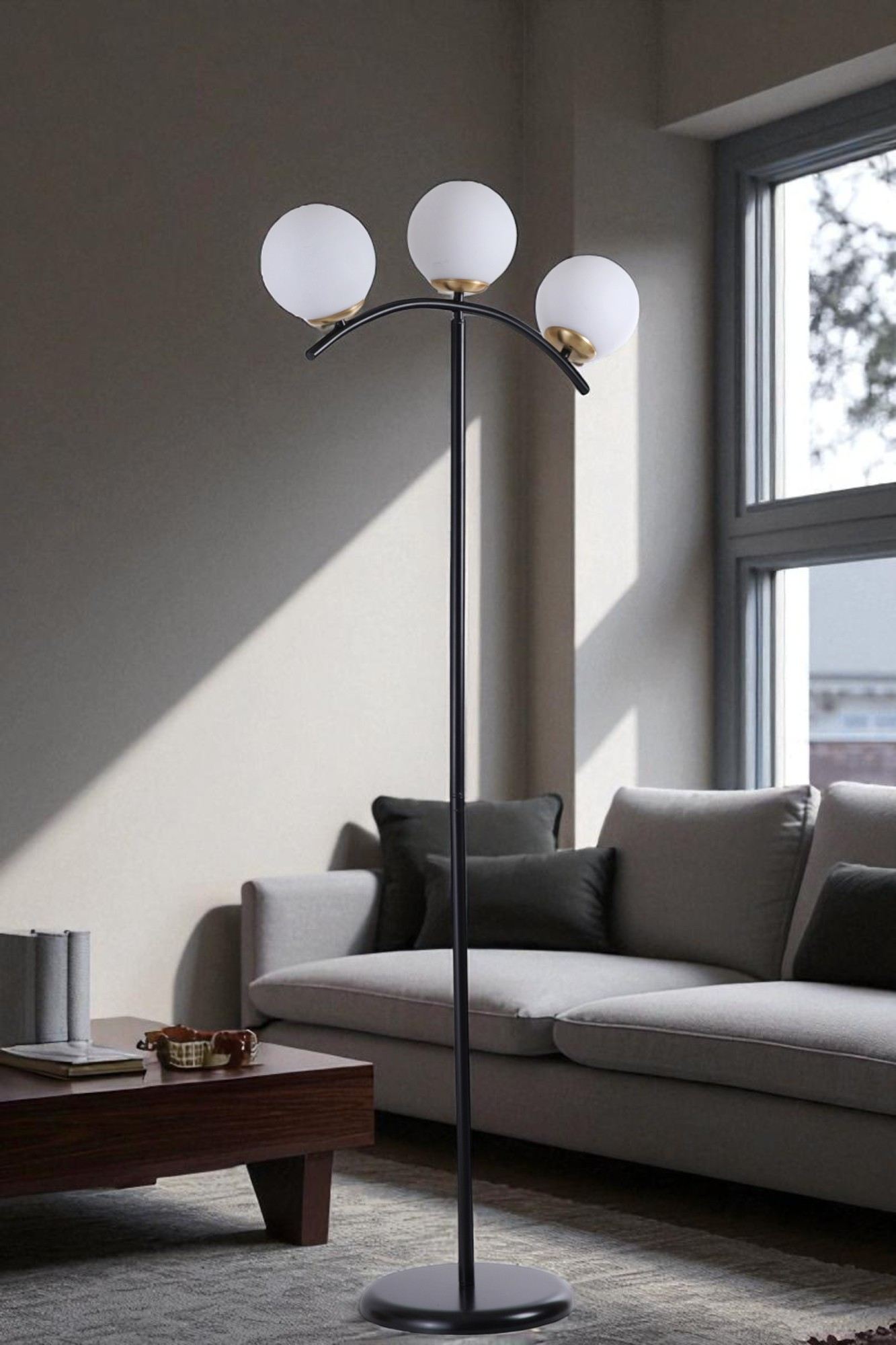 Candeeiro de Pé – 154 cm de Altura – Branco e Preto – Metal e Vidro