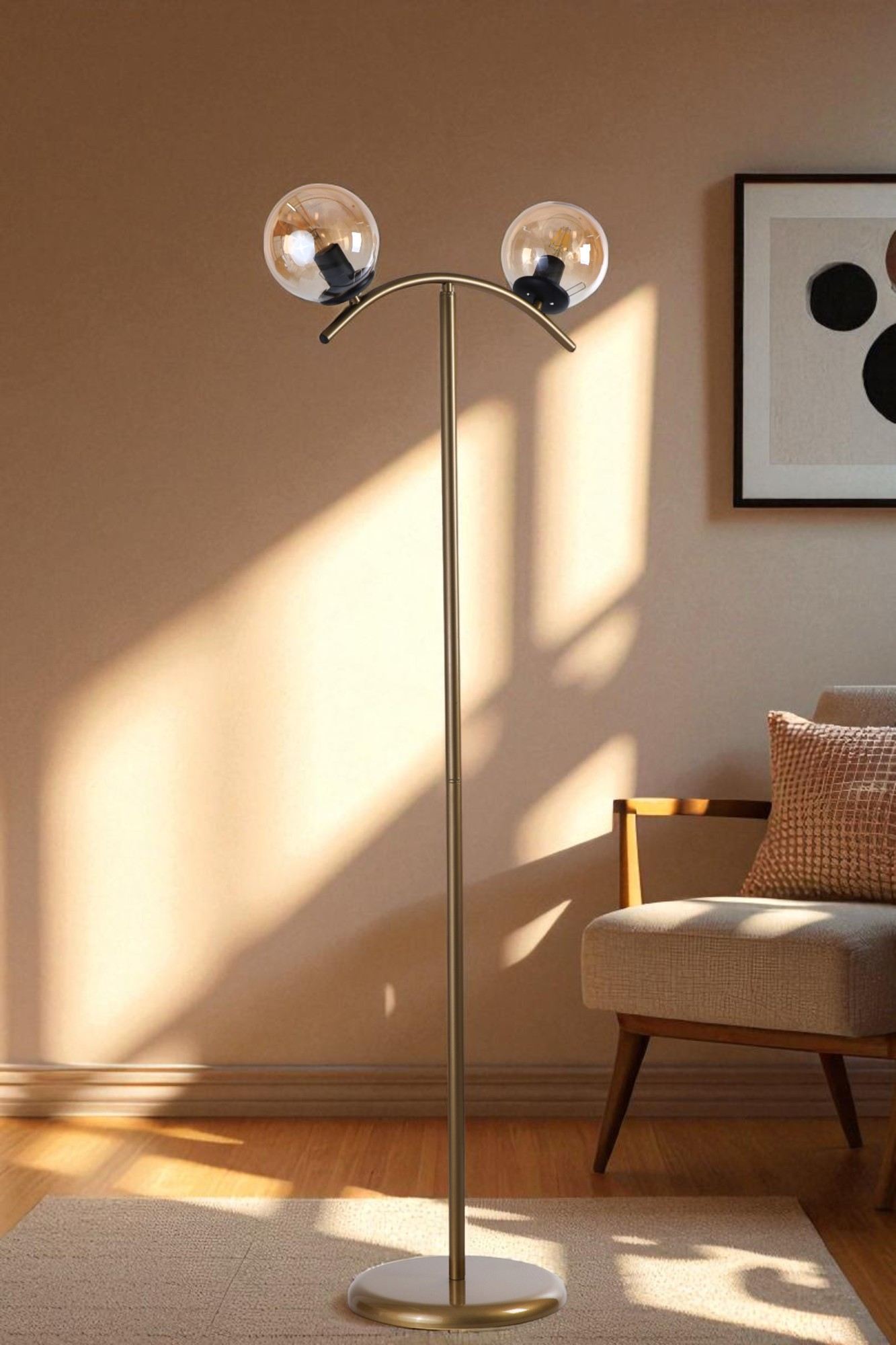 Candeeiro de Pé – 148 cm altura, Ø30 cm base – Mel e Dourado – Metal e Vidro
