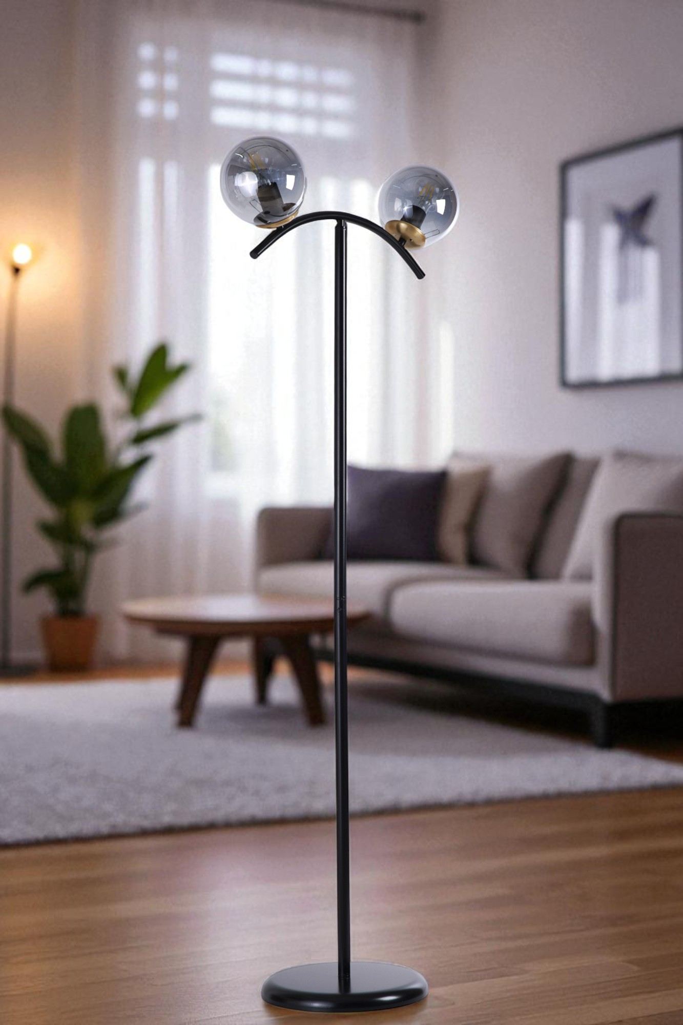Candeeiro de Pé – 148 cm de altura – Cinza e Preto – Metal e Vidro
