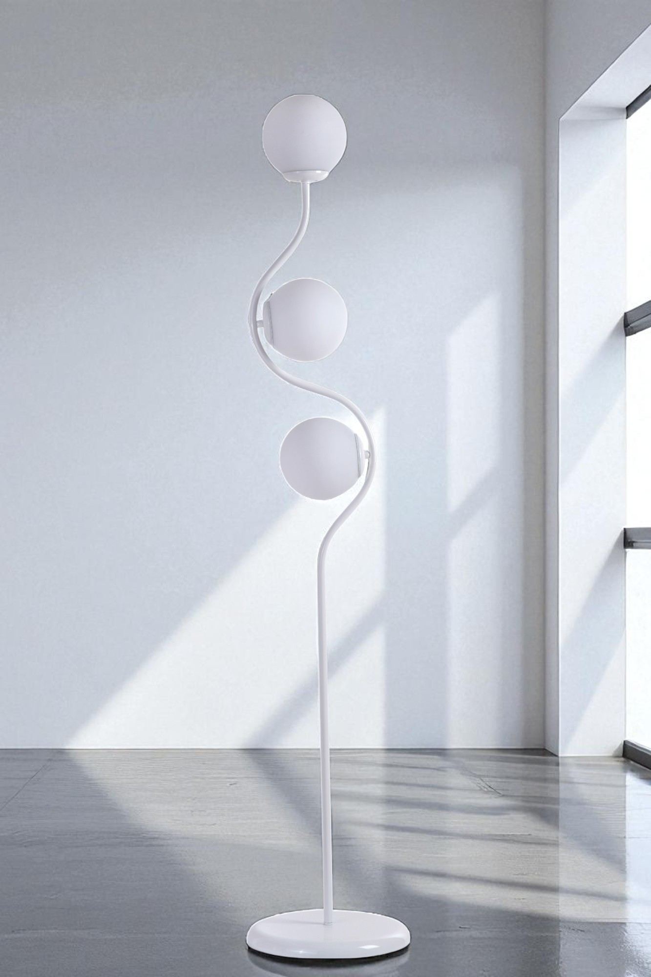 Candeeiro de Pé de Metal e Vidro – 155 cm de altura – Branco