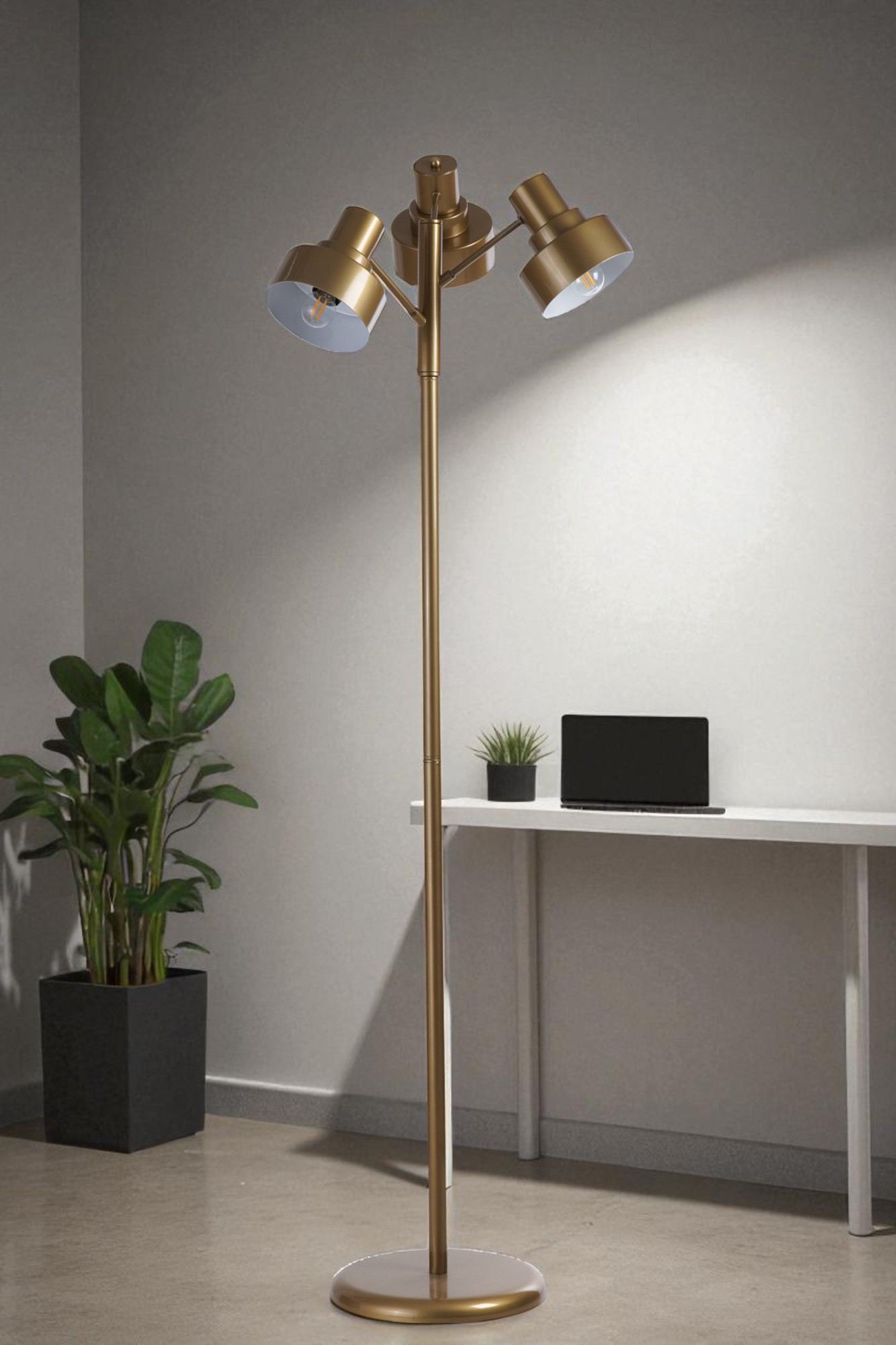 Candeeiro de Pé – 158 cm de Altura – Dourado – Metal