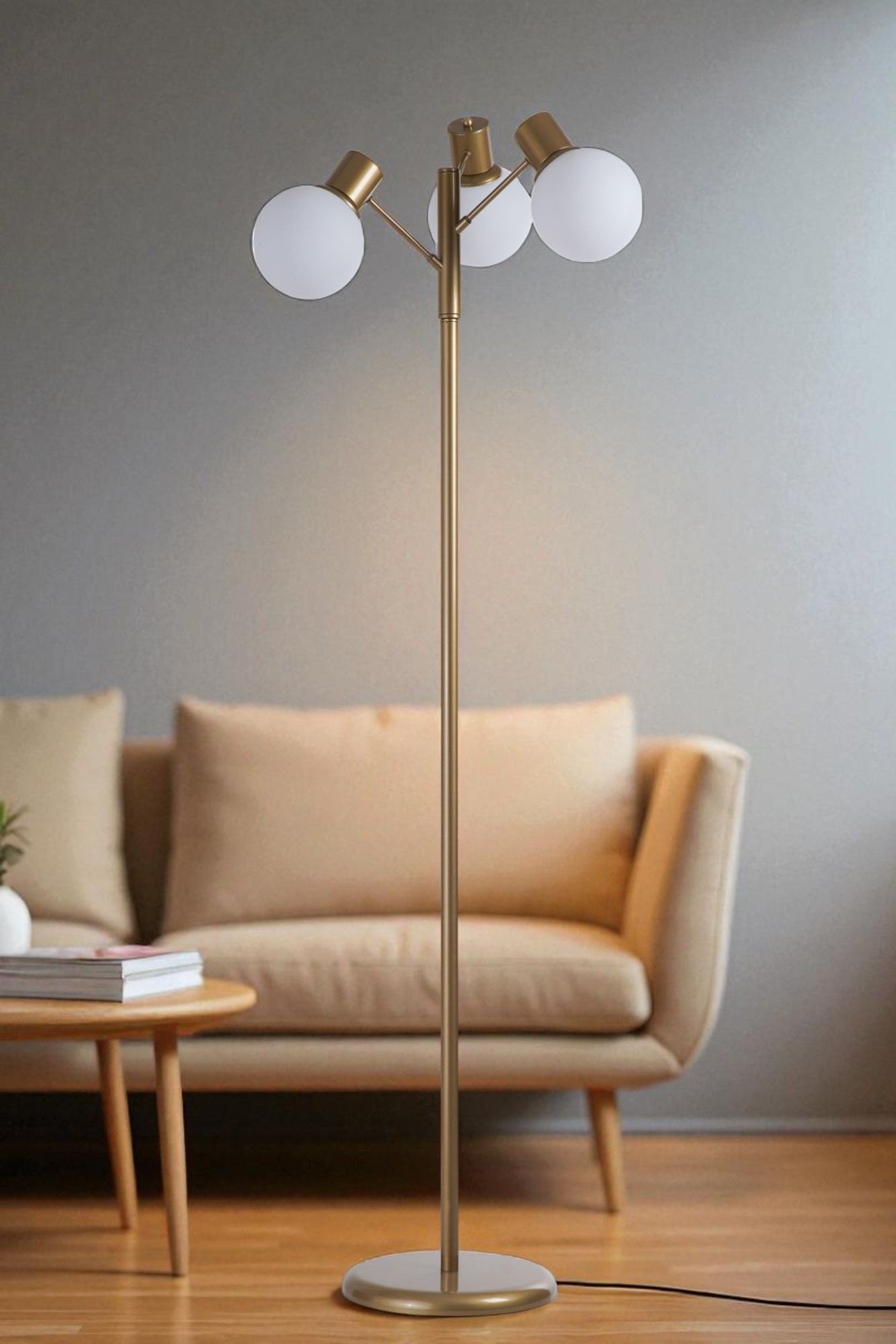 Candeeiro de Pé – 158 cm de Altura – Branco e Dourado – Metal e Vidro