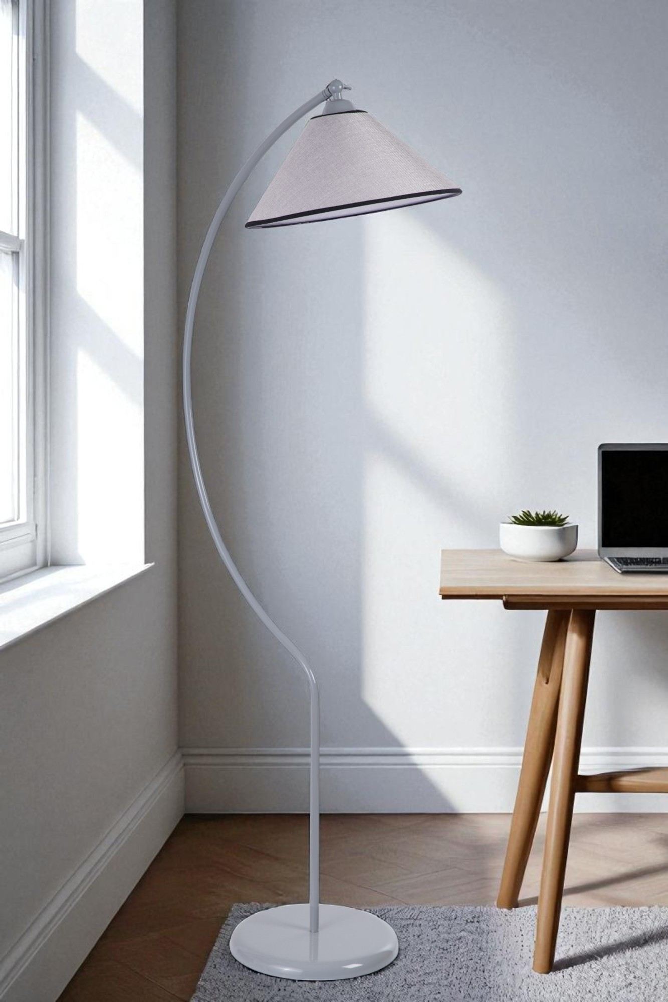 Candeeiro de Pé – 150 cm de altura – cinza – metal
