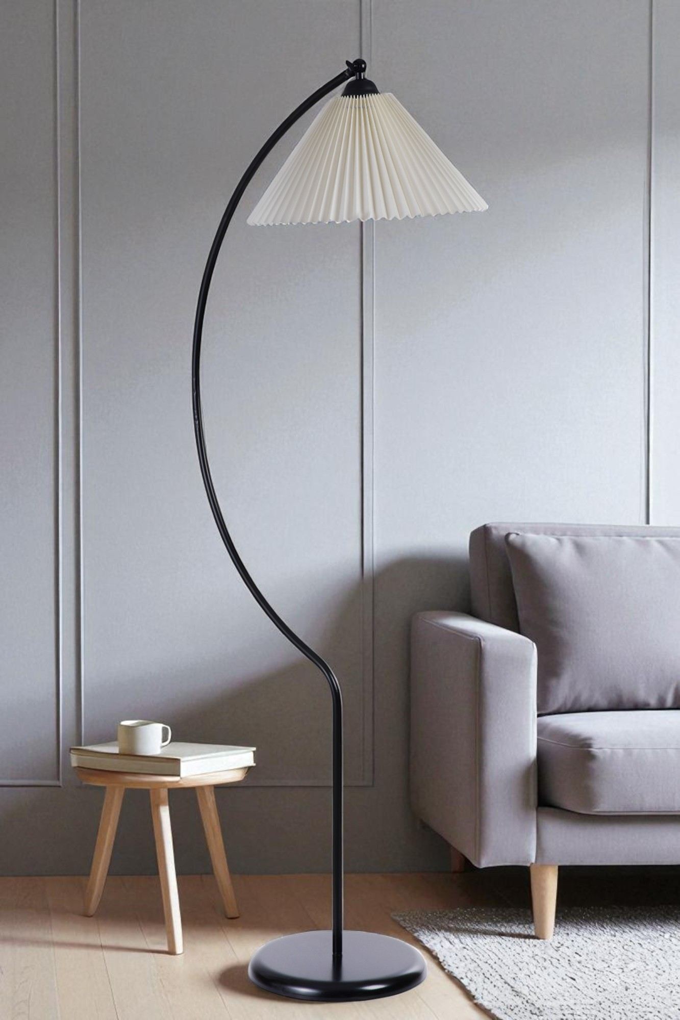 Candeeiro de Pé – 150 cm de Altura – Creme e Preto – Metal e PVC