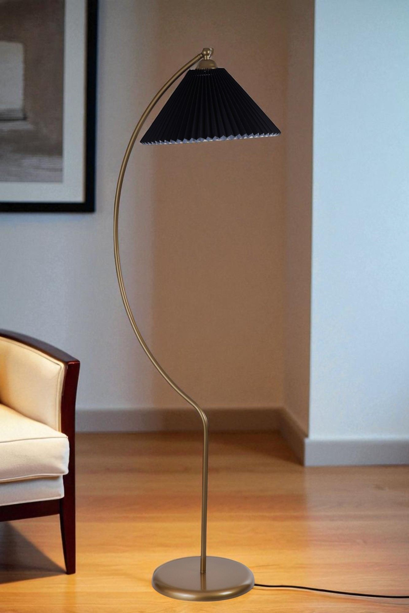 Candeeiro de Pé – 150 cm – Preto e Dourado – Metal e PVC