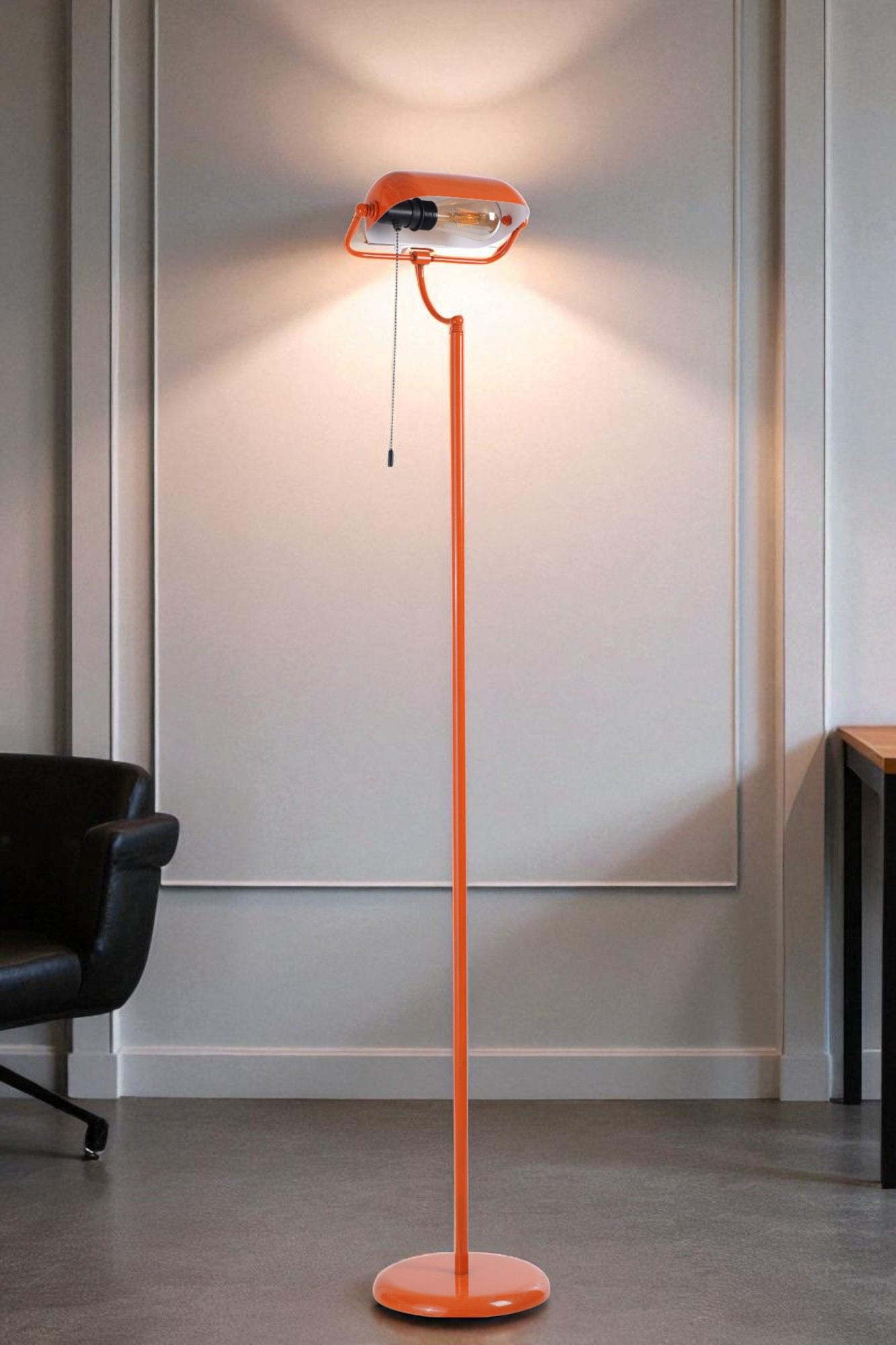 Candeeiro de Pé – 158 cm de altura – laranja – metal